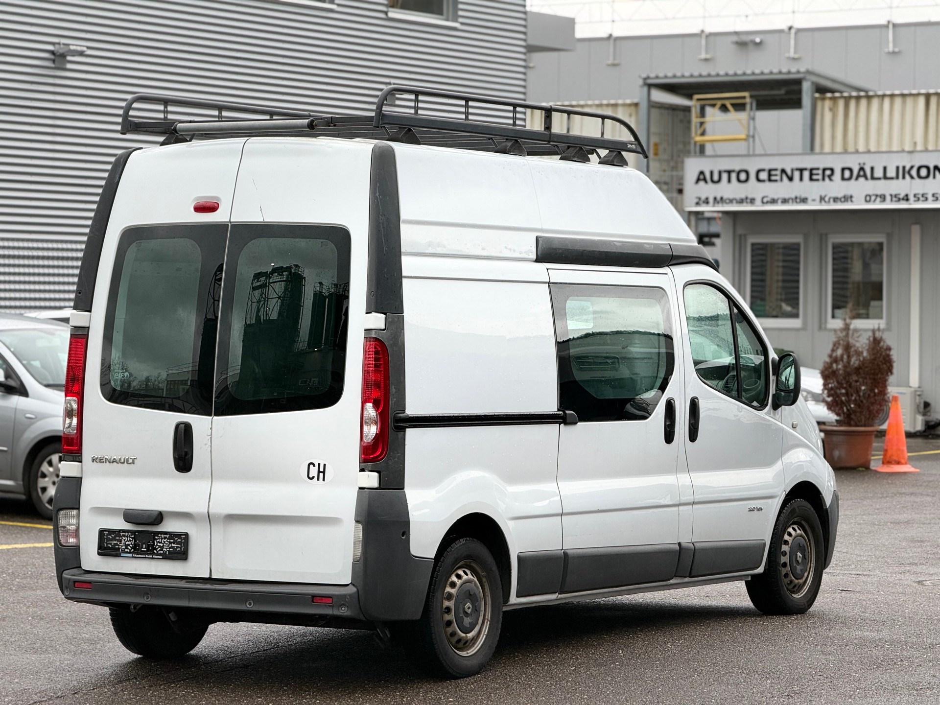 RENAULT Trafic 2.0i 2.9t L1H1-image-9