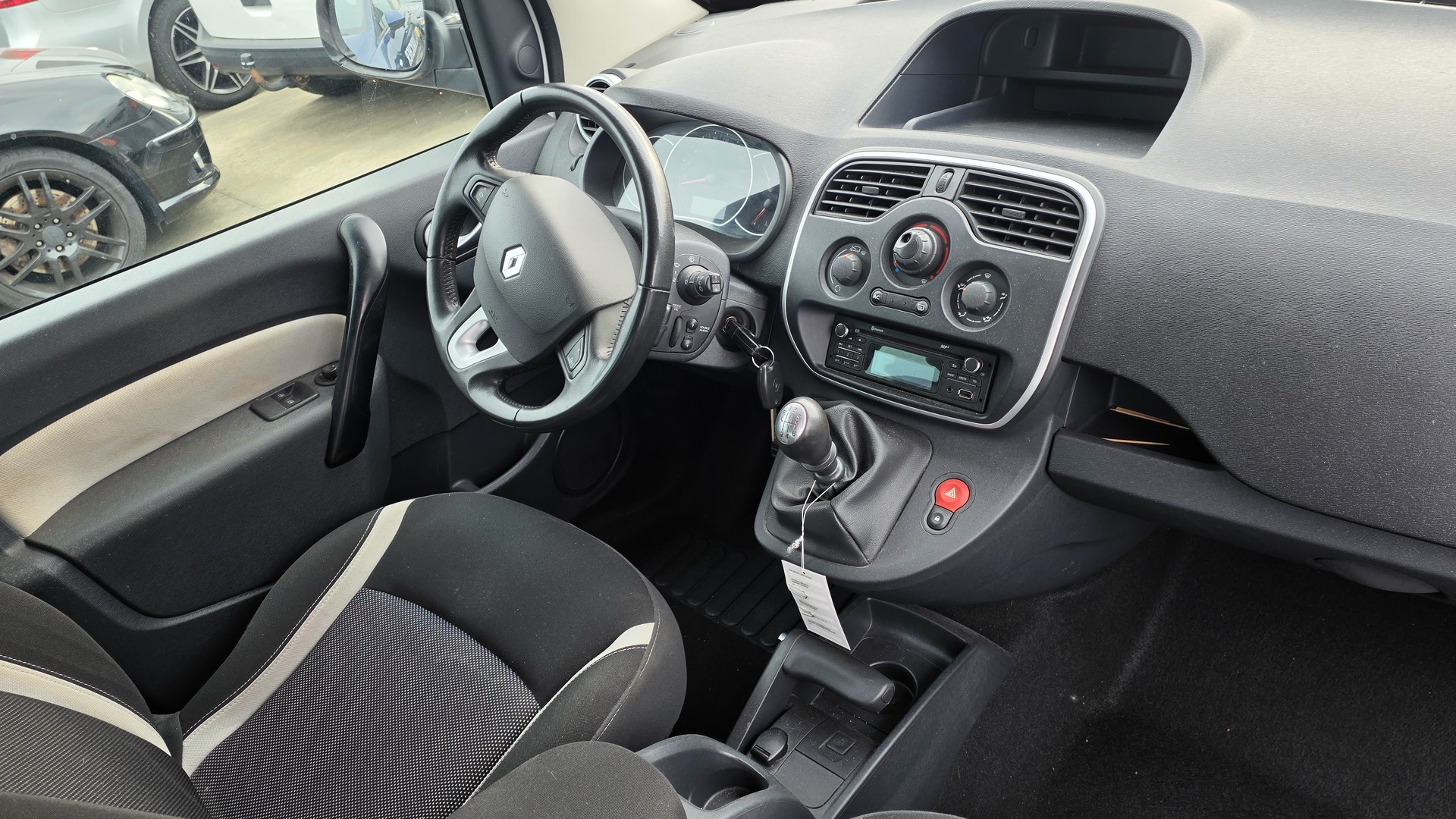 RENAULT Kangoo 1.2 16V Turbo Energy-image-6