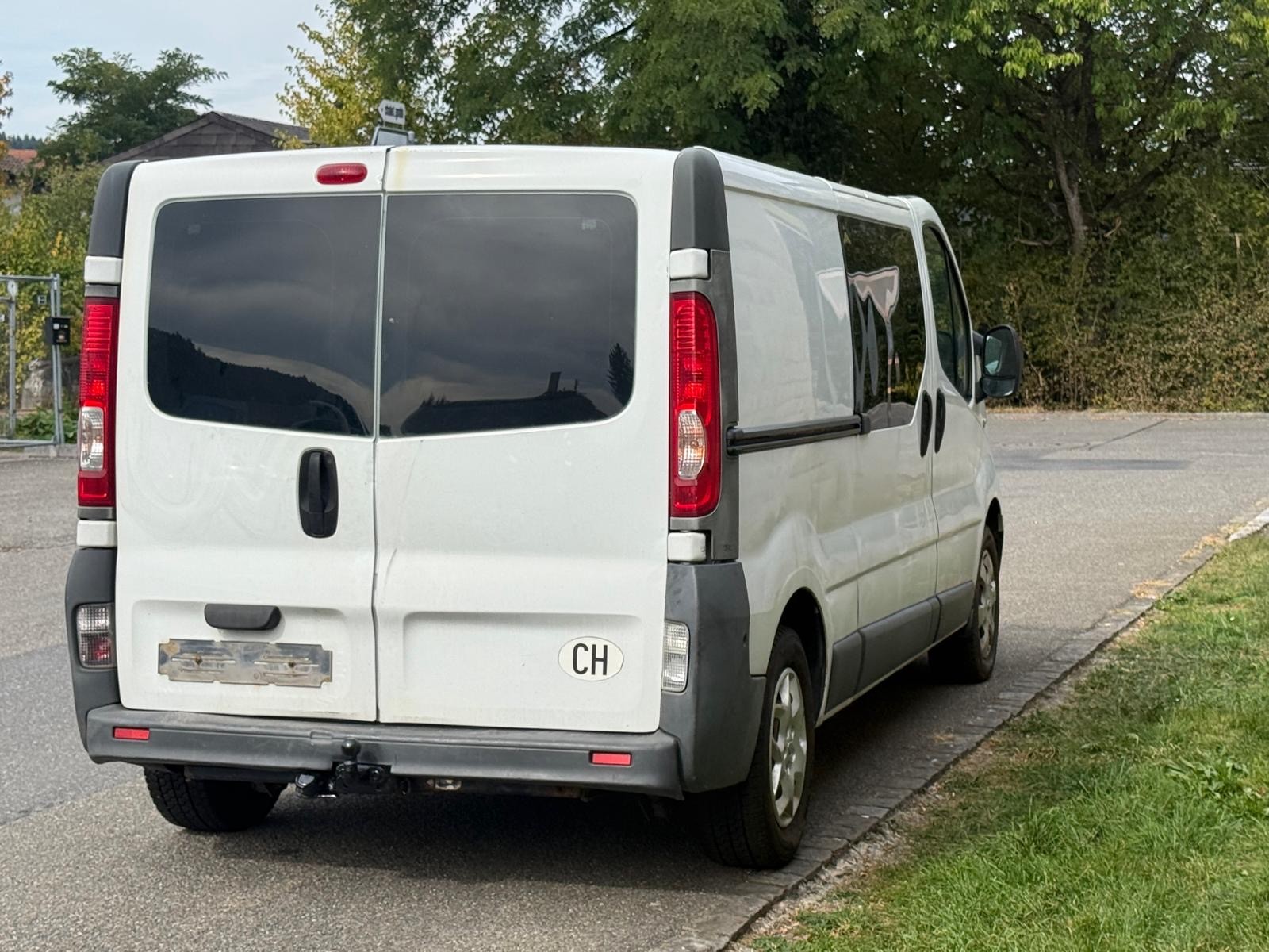 RENAULT Trafic 2.0 dCi 115 2.9t L2H2-image-4