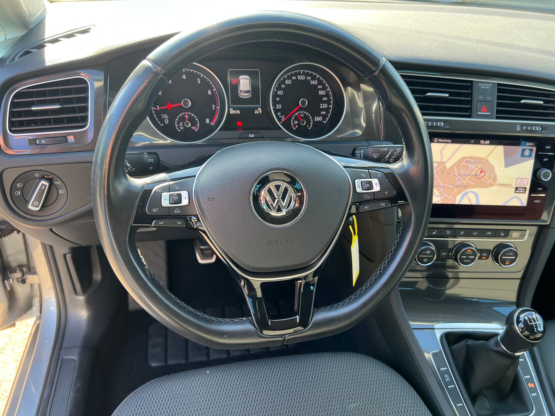 VW Golf 1.0 TSI Comfortline-image-24