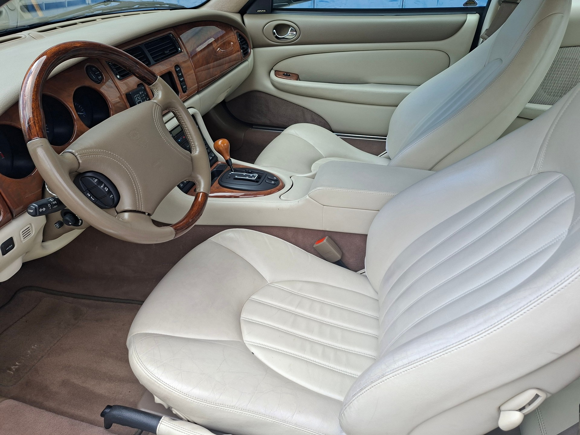 JAGUAR XKR S/C-image-6