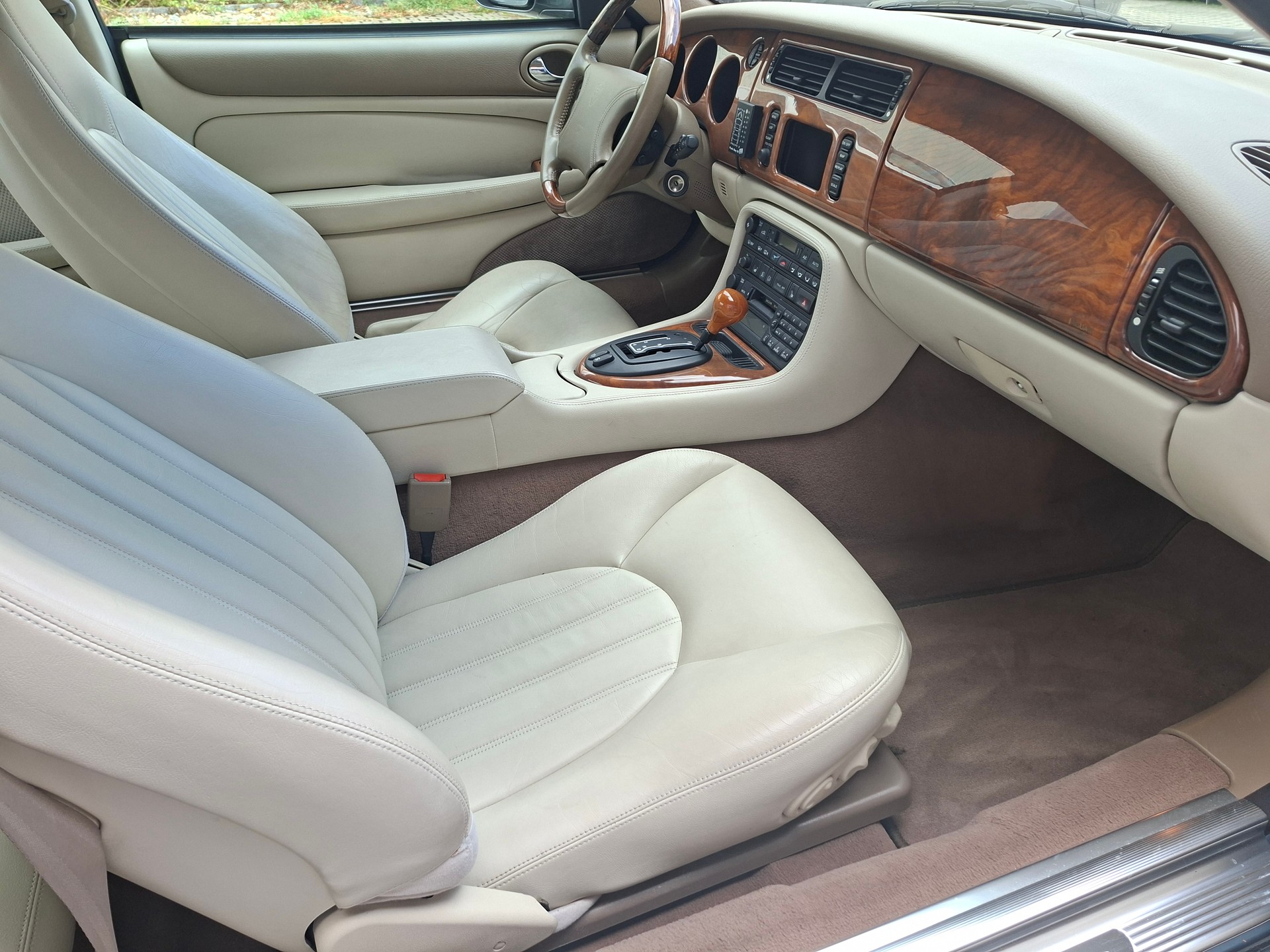 JAGUAR XKR S/C-image-7