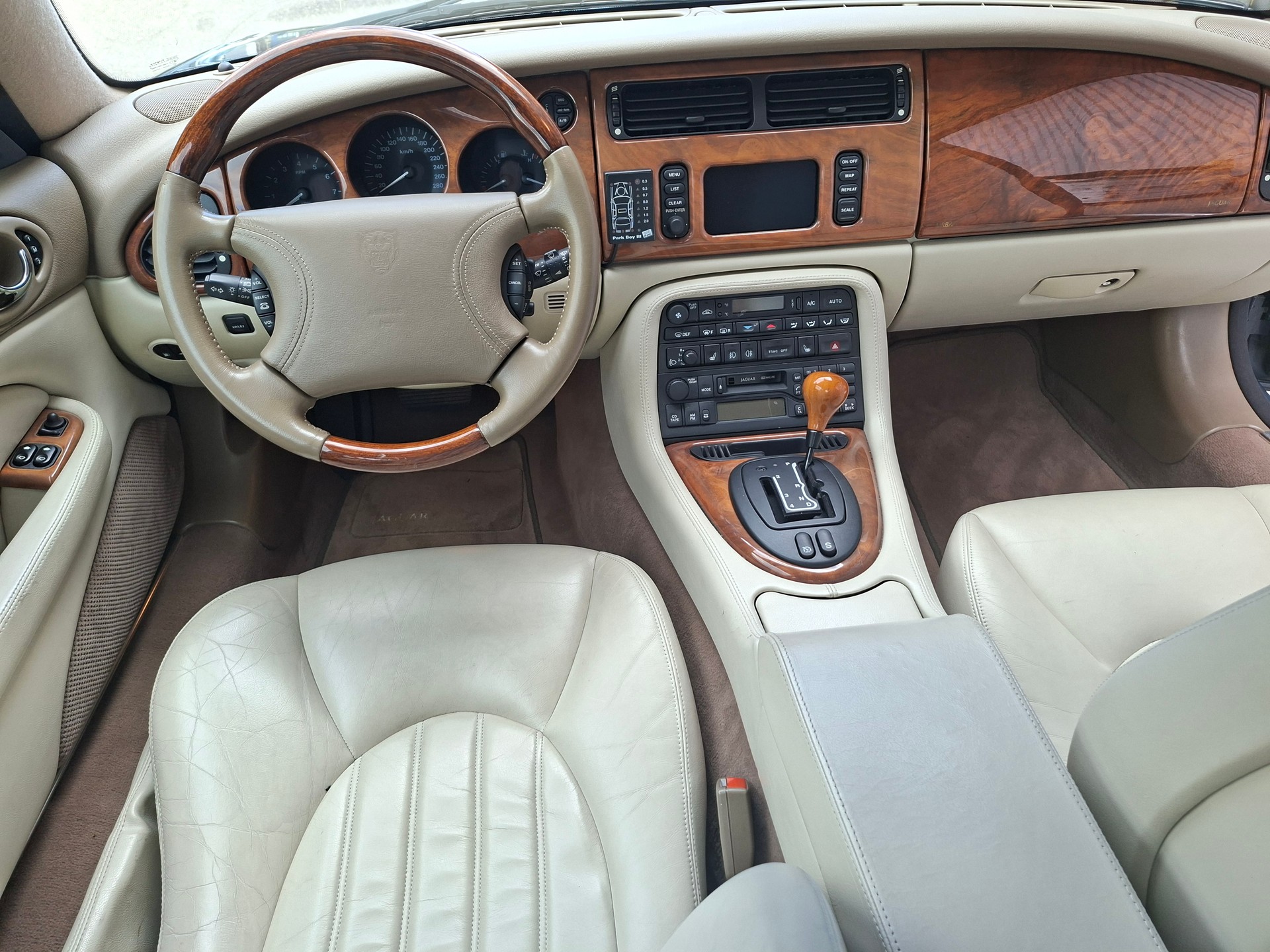 JAGUAR XKR S/C-image-9