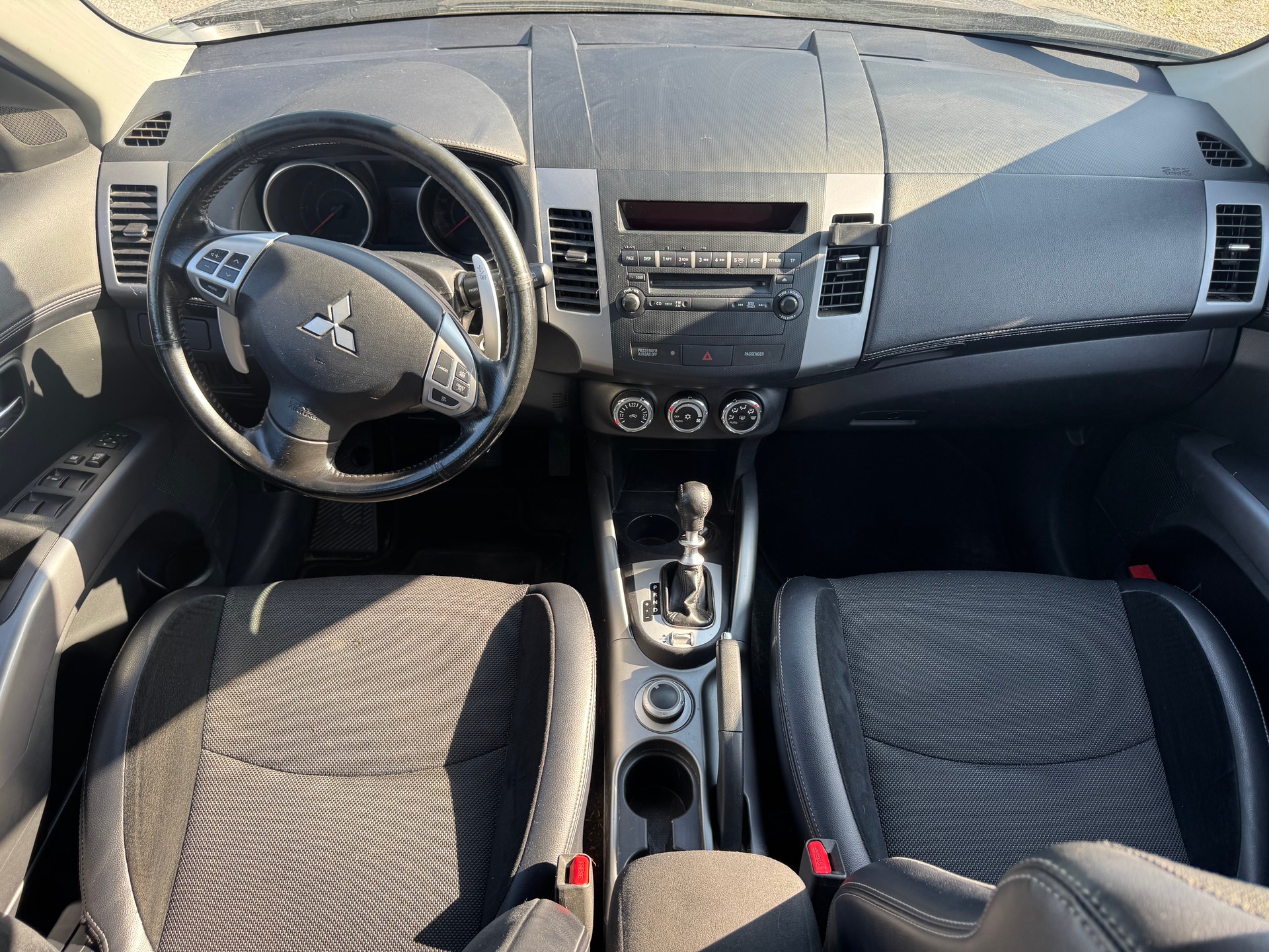 MITSUBISHI Outlander 2.2 DID Invite 4WD TC-SST-image-9