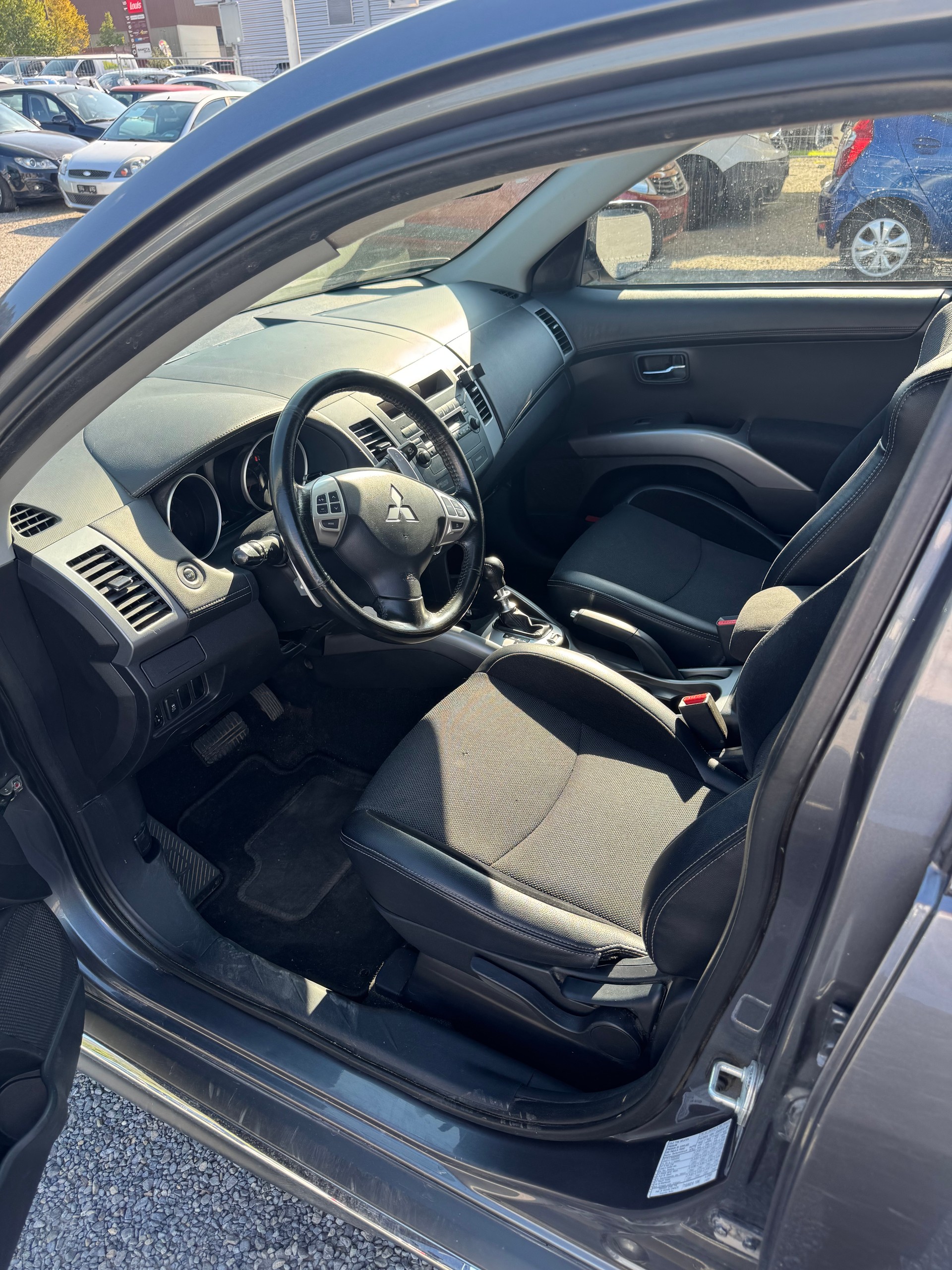 MITSUBISHI Outlander 2.2 DID Invite 4WD TC-SST-image-11