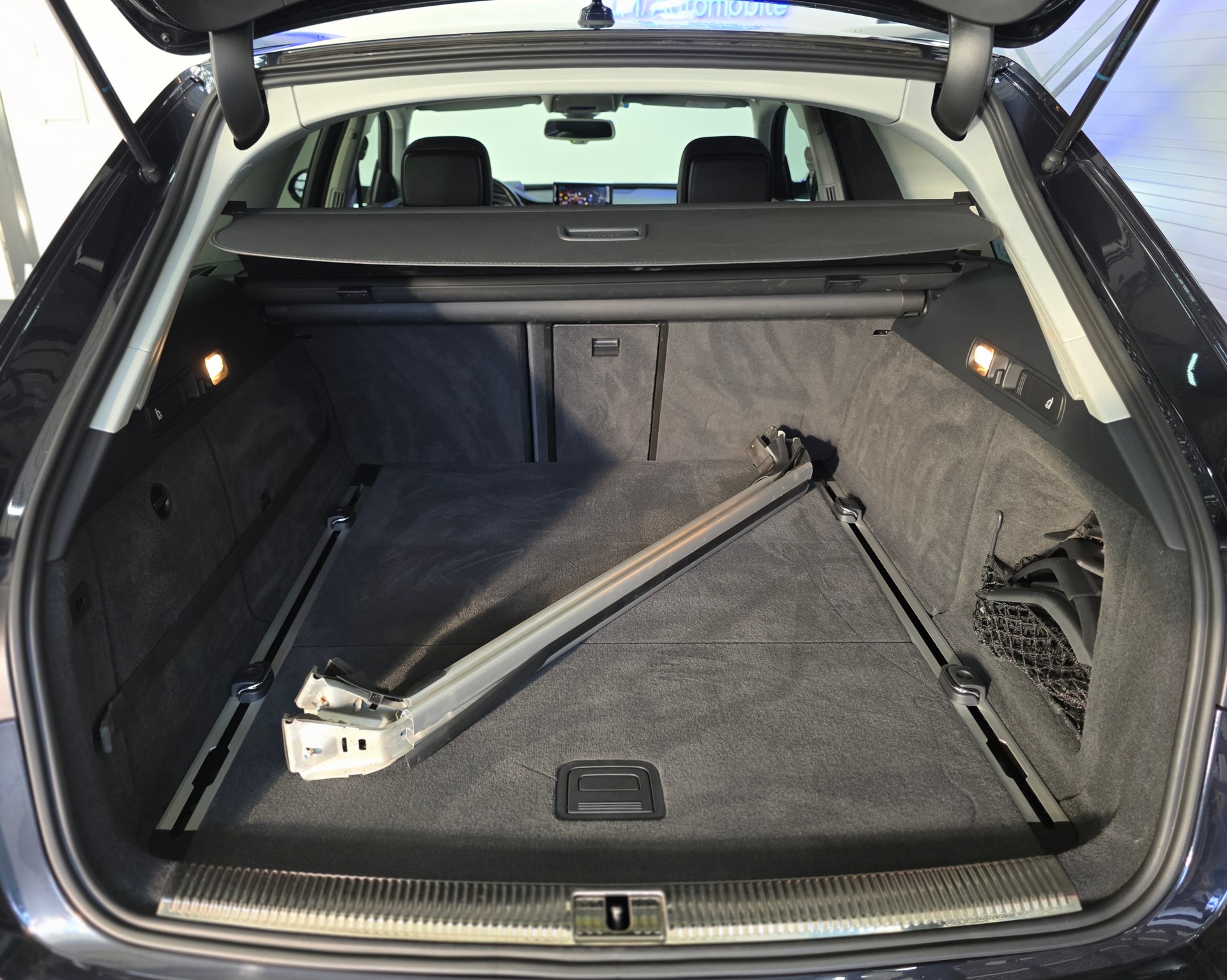 AUDI A6 Avant 2.0 TFSI quattro S-tronic-image-19