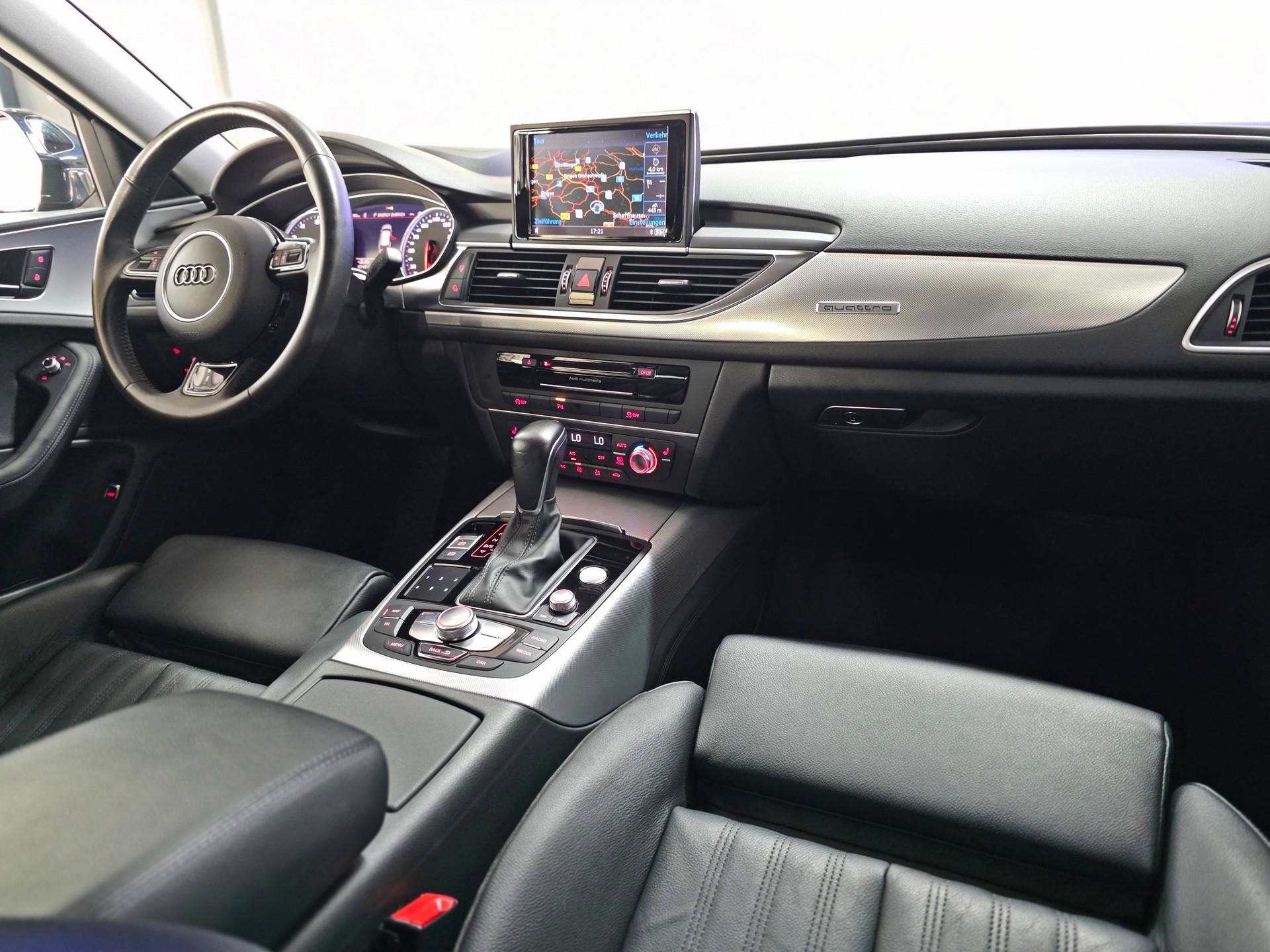 AUDI A6 Avant 2.0 TFSI quattro S-tronic-image-16