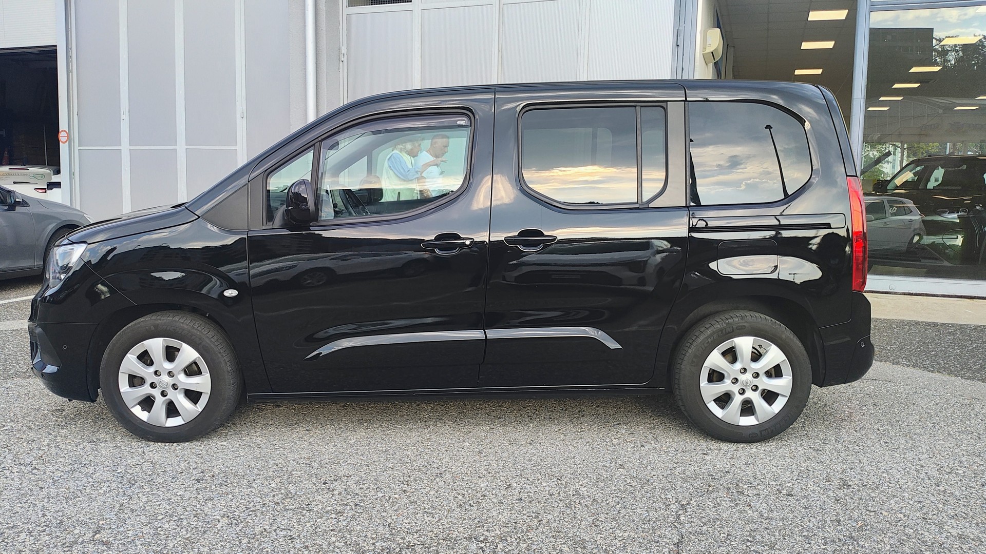 OPEL Combo Life 1.5 Enjoy-image-3