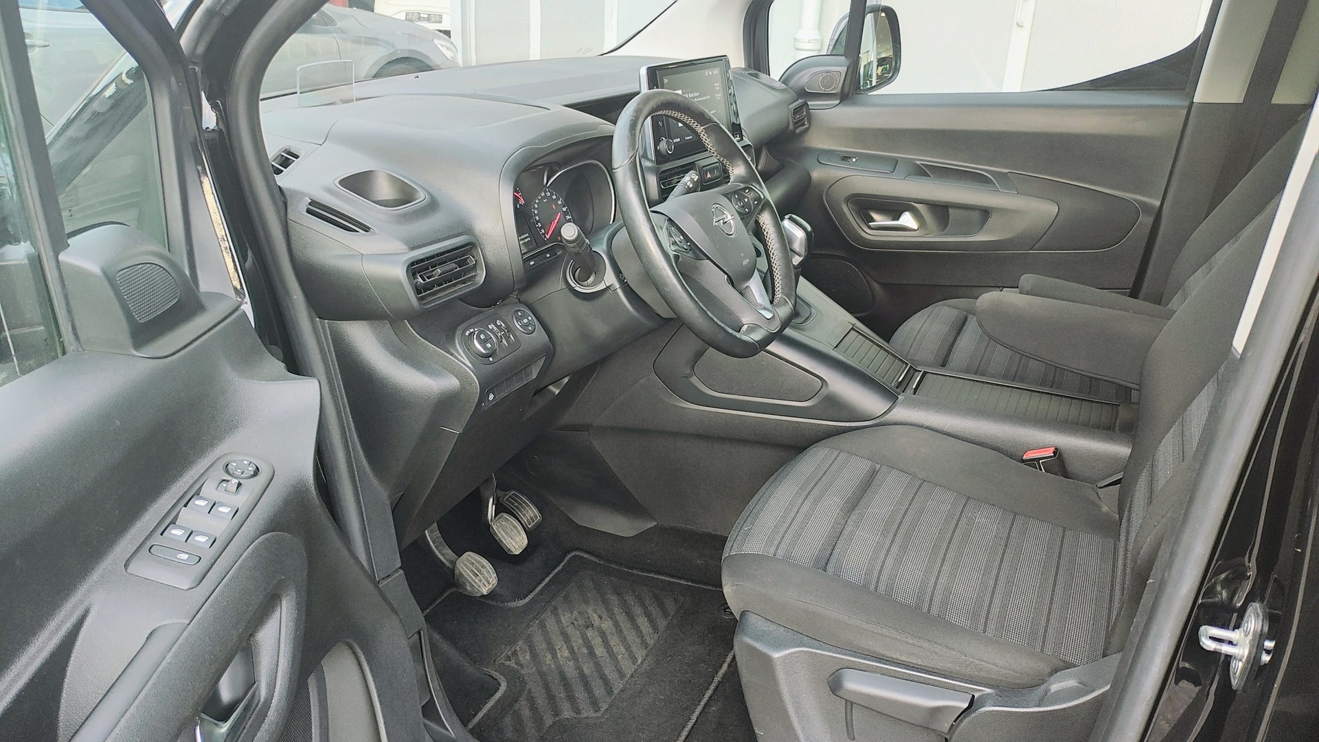 OPEL Combo Life 1.5 Enjoy-image-12