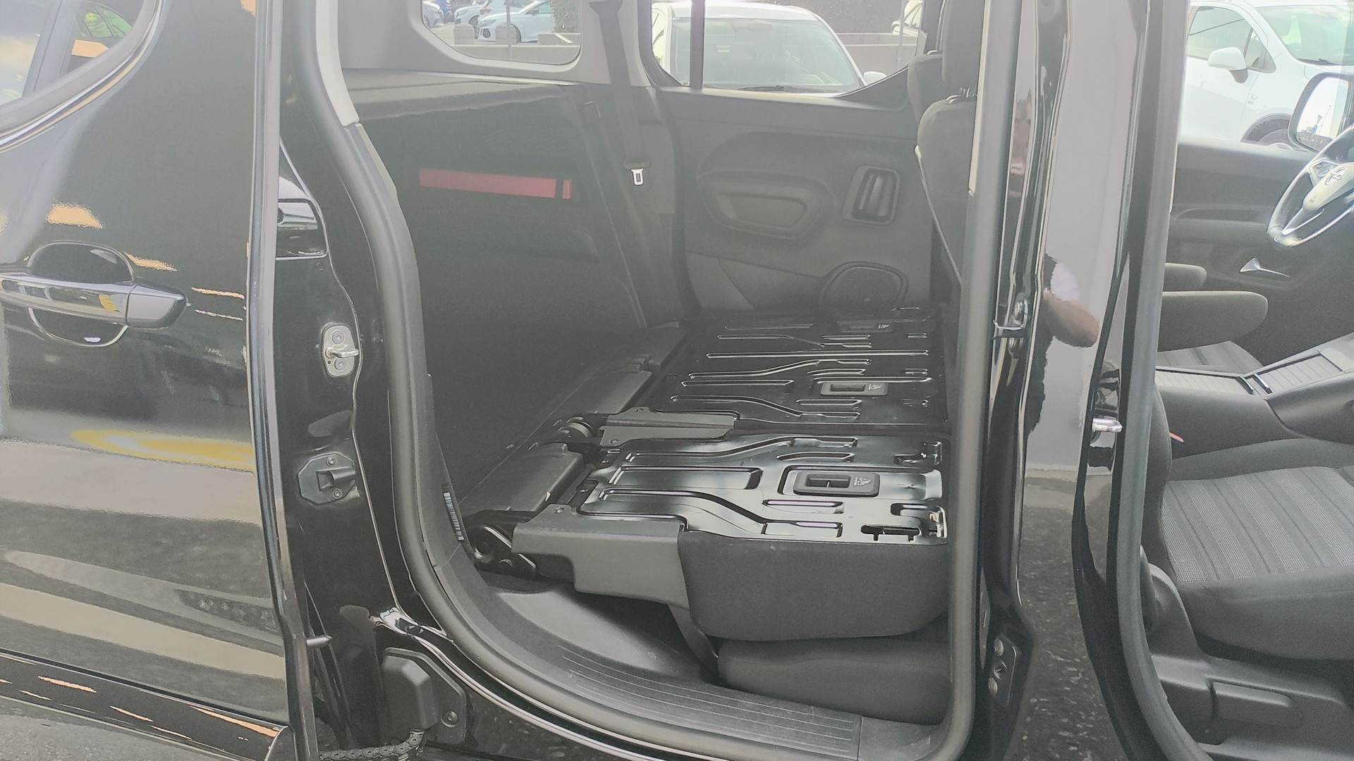 OPEL Combo Life 1.5 Enjoy-image-14