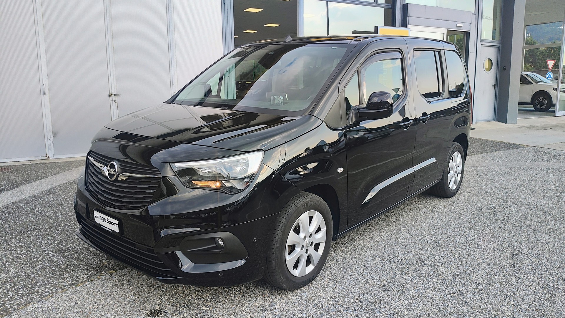 OPEL Combo Life 1.5 Enjoy-image-2