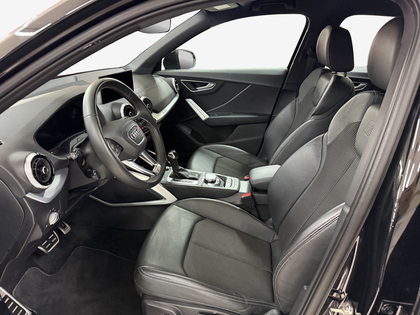 AUDI Q2 35 TFSI S line S-tronic-image-7