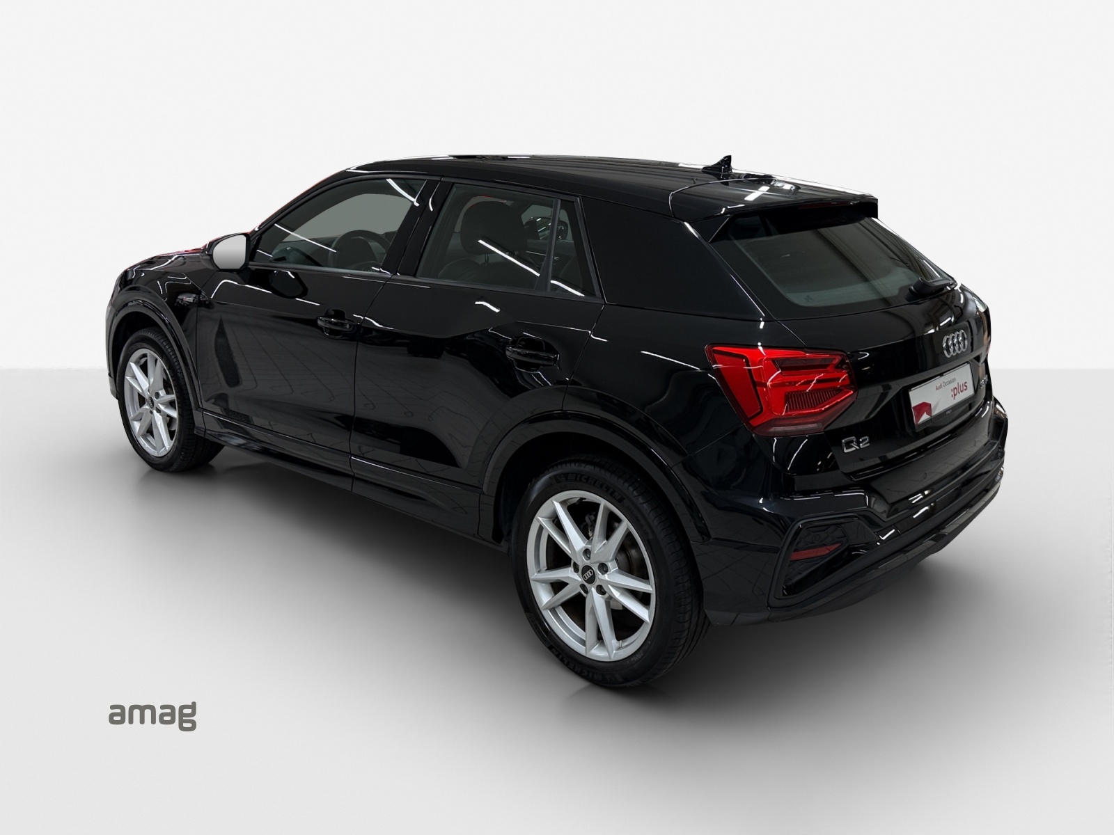 AUDI Q2 35 TFSI S line S-tronic-image-2