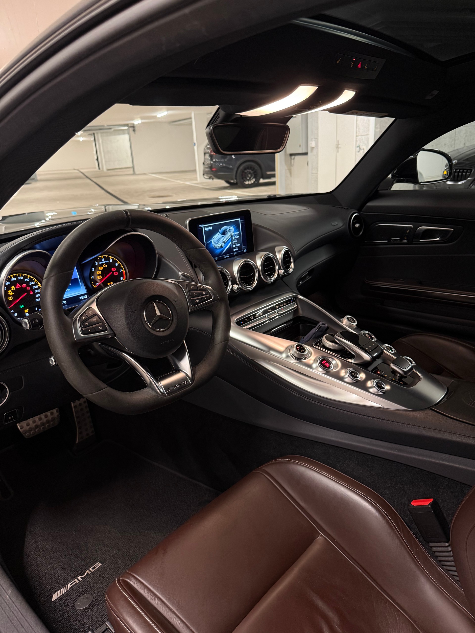 MERCEDES-BENZ AMG GT S Speedshift DCT-image-12