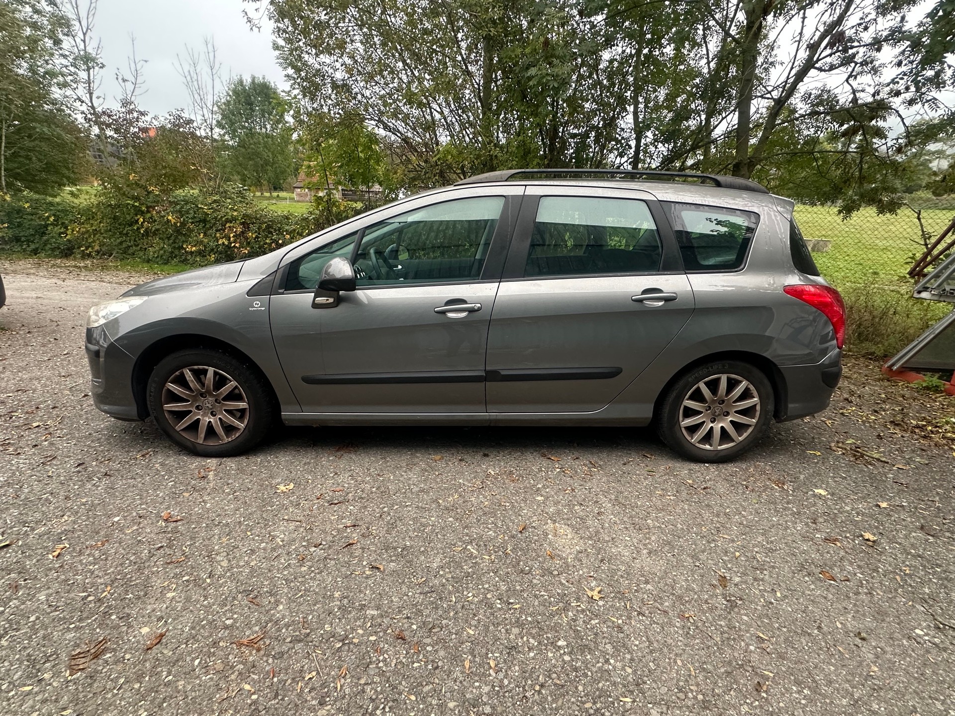 PEUGEOT 308 SW 1.6 16V Turbo Trendy-image-2