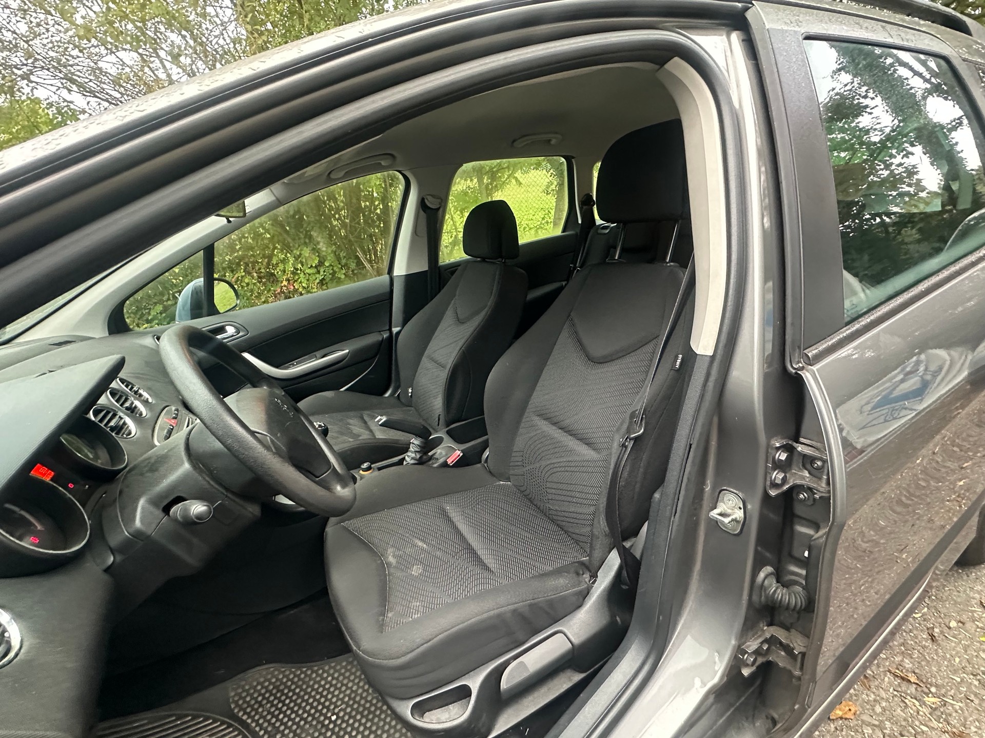 PEUGEOT 308 SW 1.6 16V Turbo Trendy-image-9