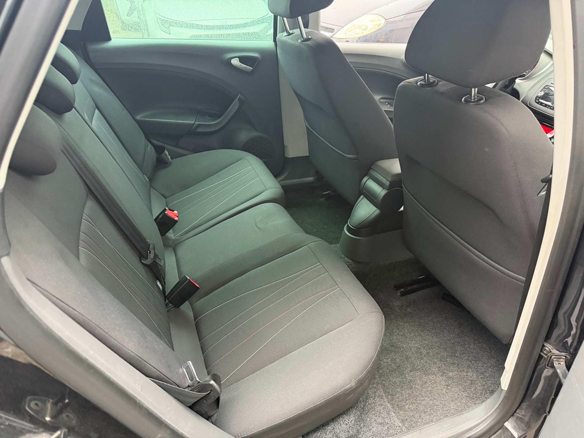 SEAT Ibiza ST 1.2 TSI Sport-image-8