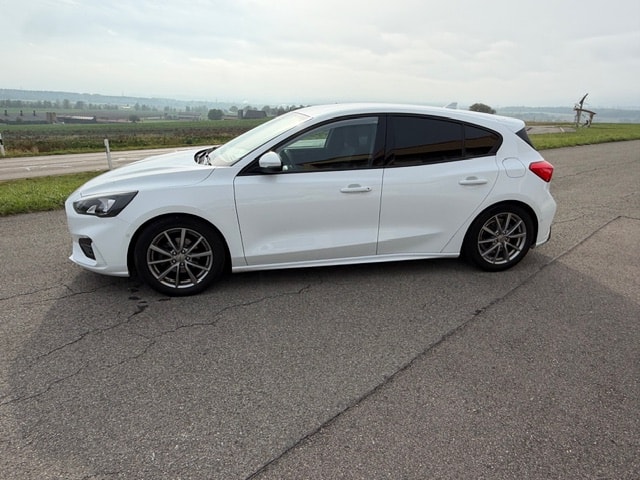 FORD Focus 1.0 SCTi ST Line Automatic-image-3