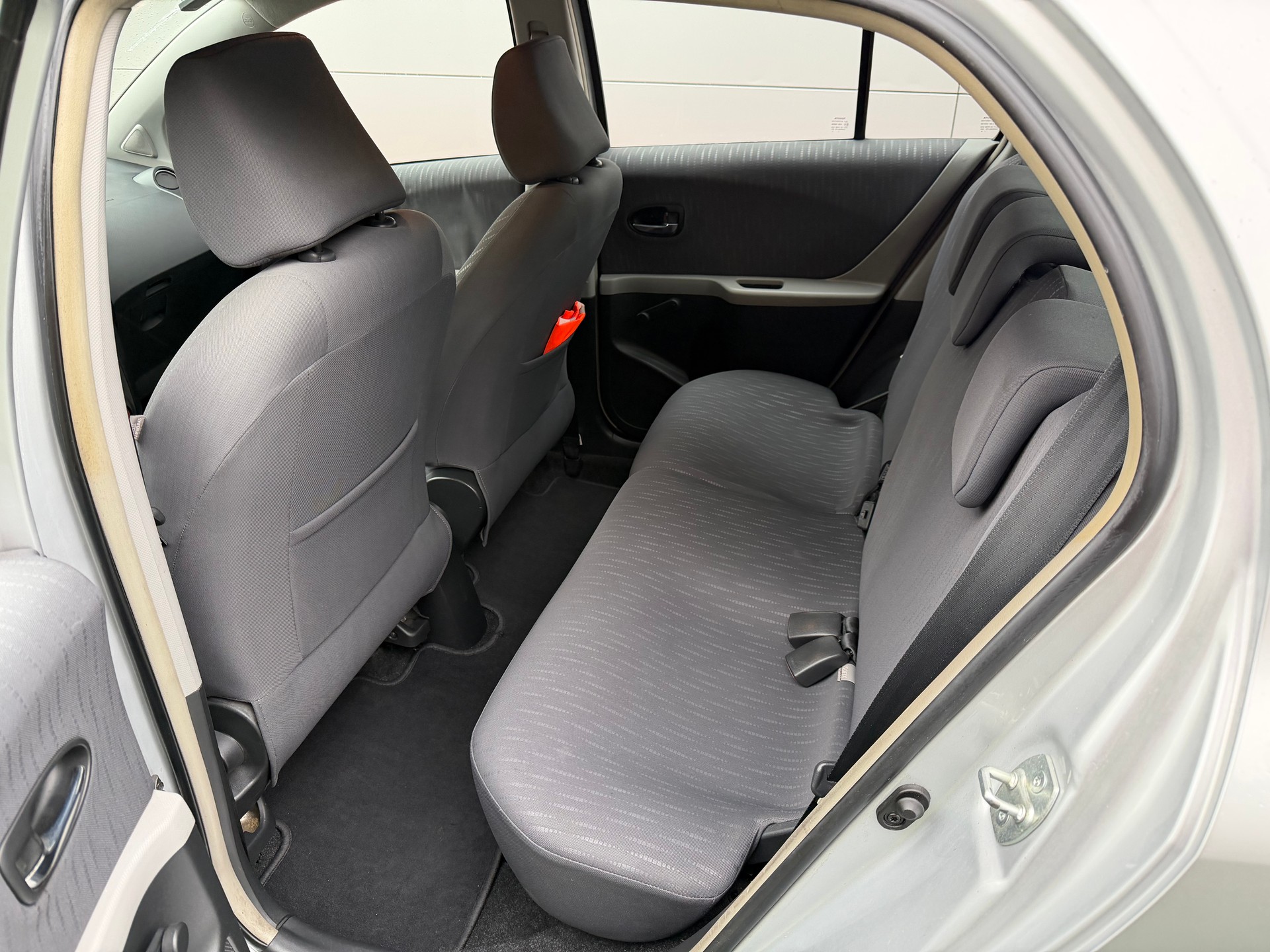 TOYOTA Yaris 1.33 Linea Sol-image-10