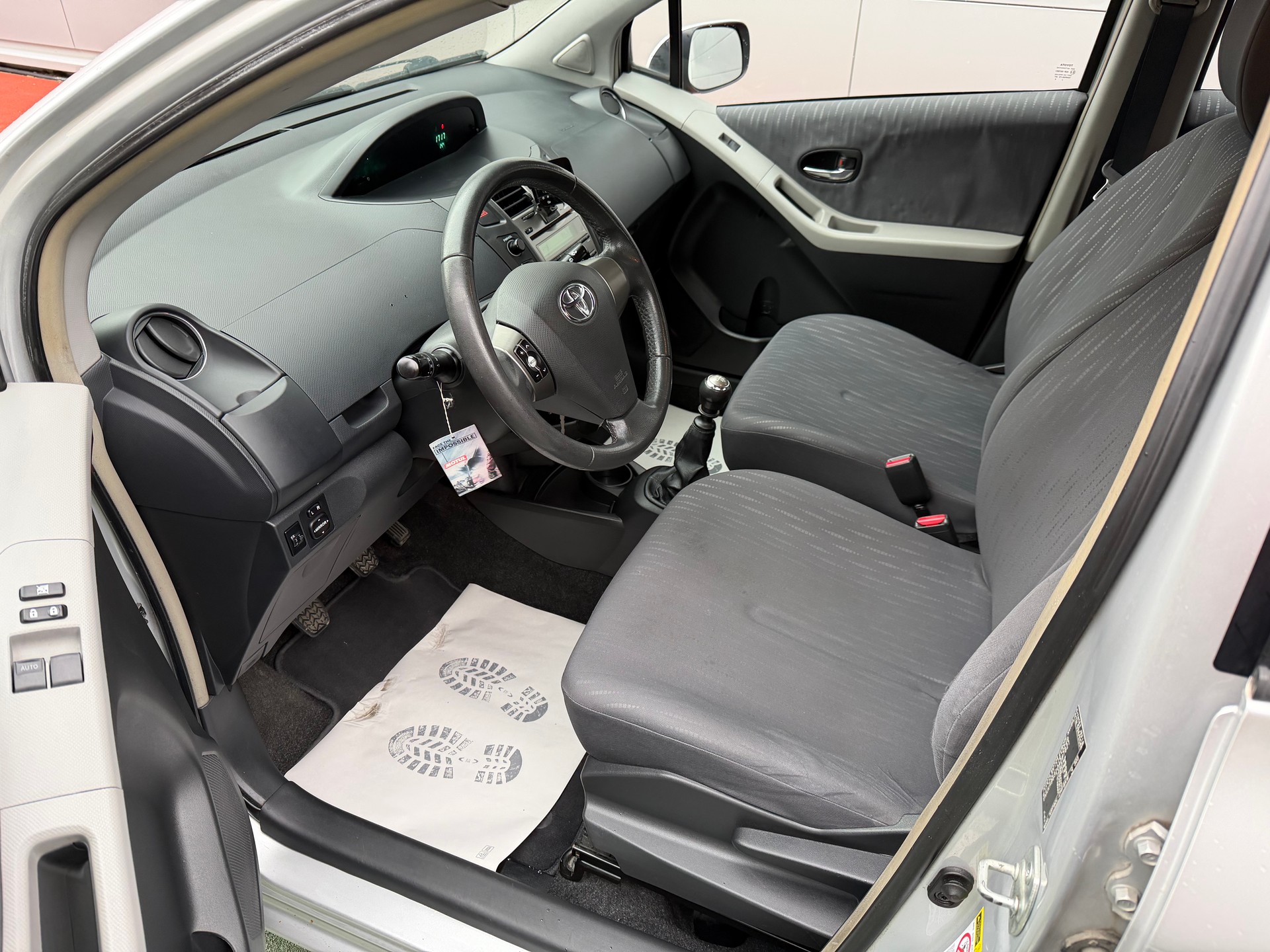 TOYOTA Yaris 1.33 Linea Sol-image-8