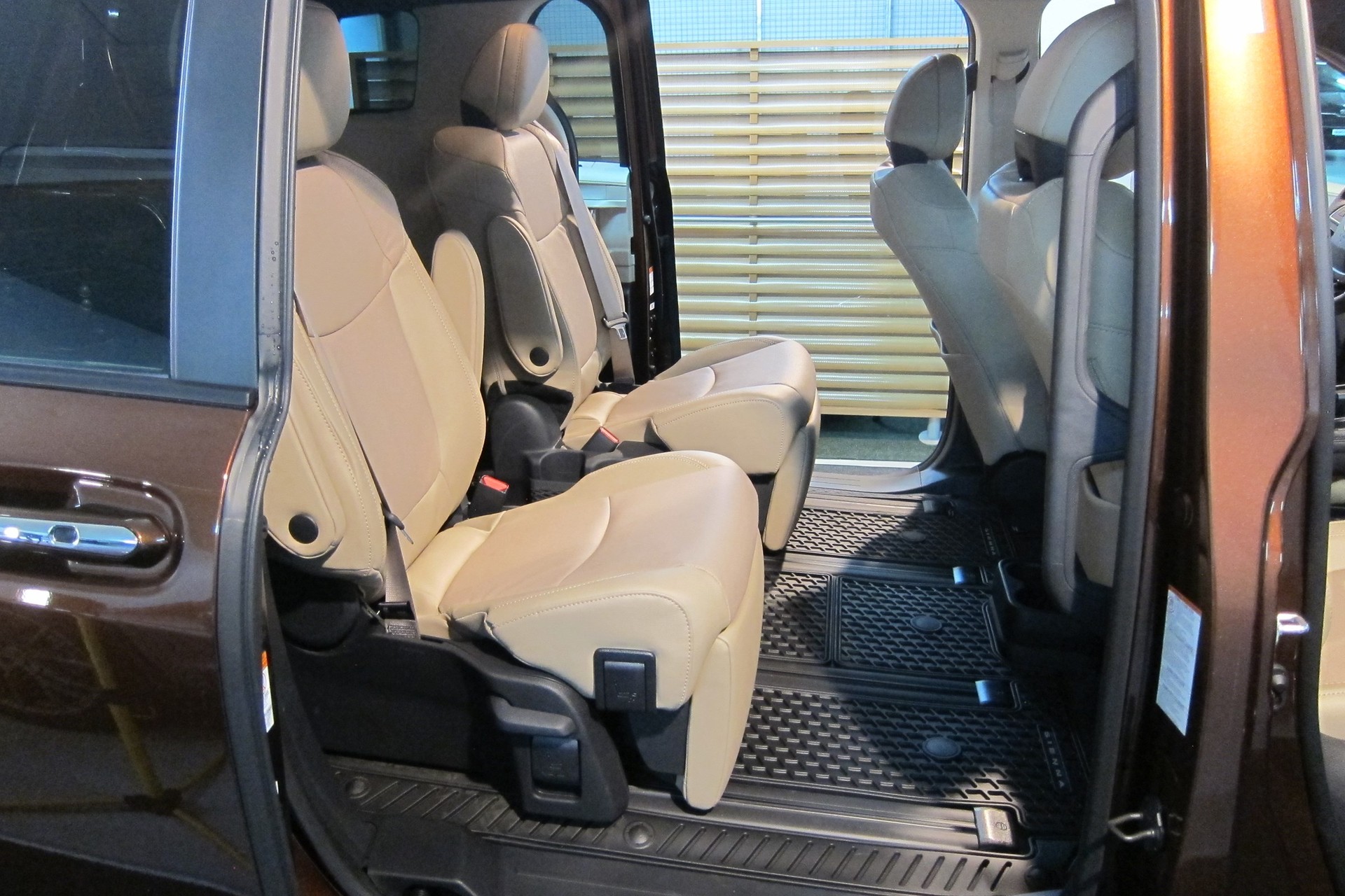 TOYOTA SIENNA HYBRID AWD LIMITED TECHNOLOGY-PAKET-image-13