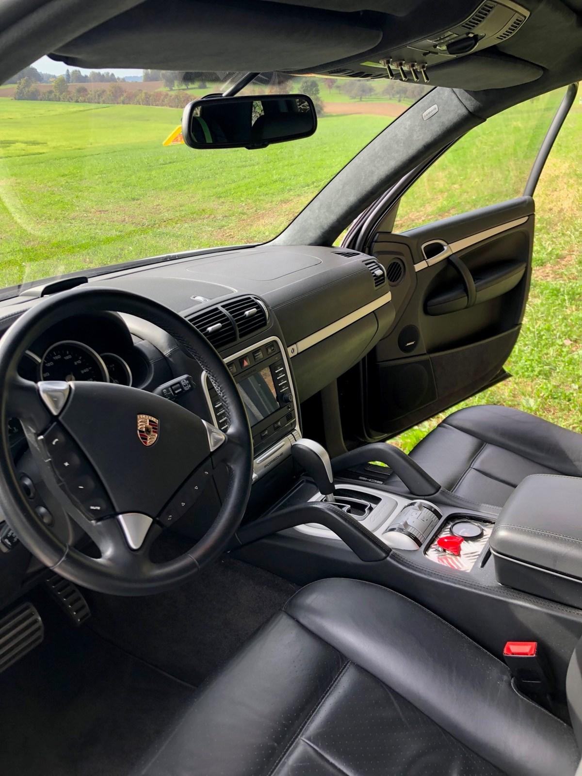 PORSCHE Cayenne Turbo-image-5