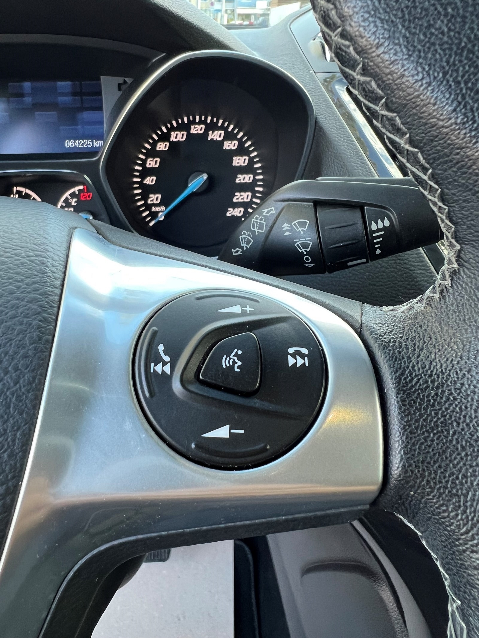 FORD Kuga 2.0 TDCi Titanium S 4WD PowerShift-image-12
