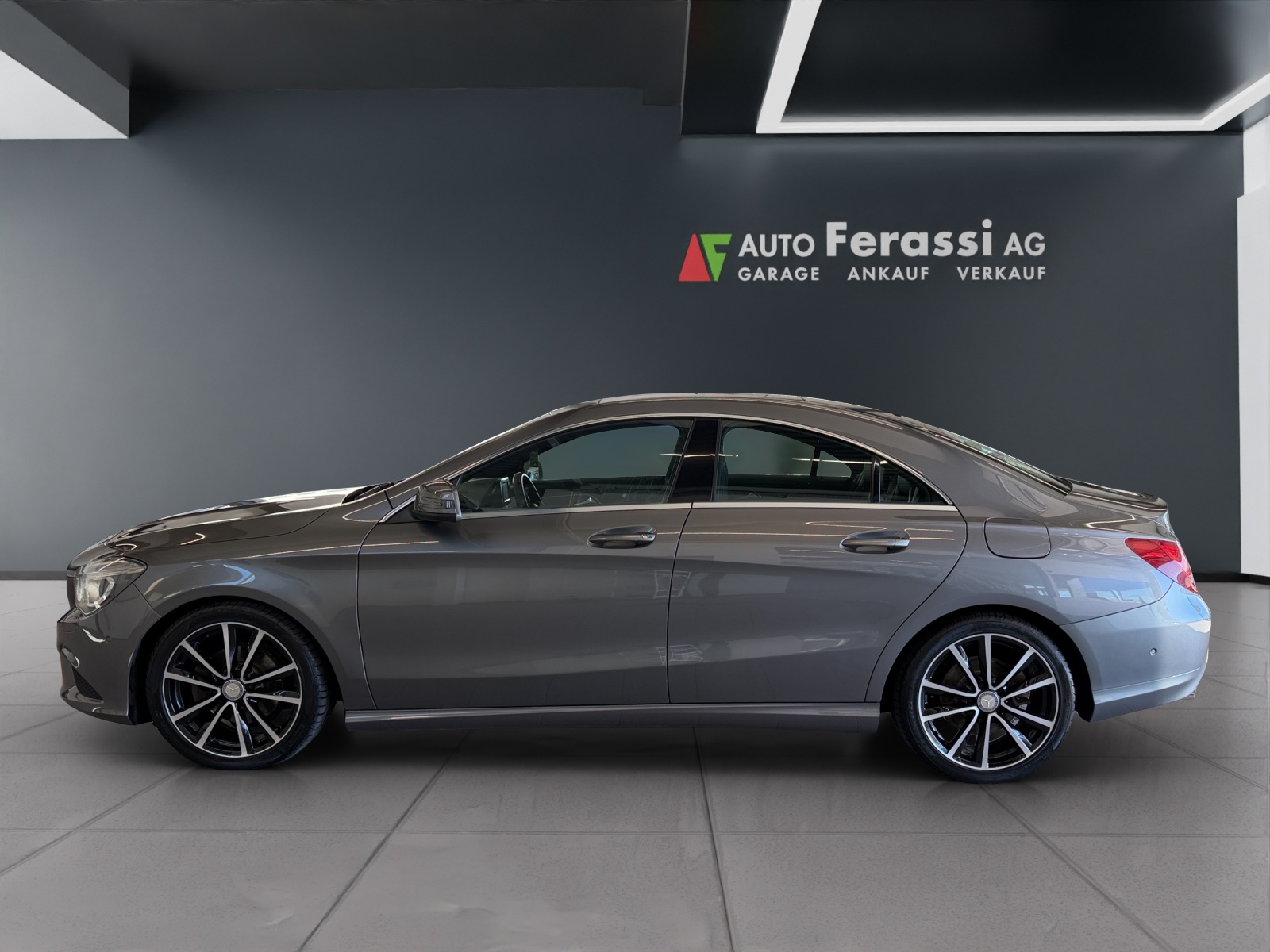 MERCEDES-BENZ CLA 220 CDI Urban 7G-DCT-showroom-element-1