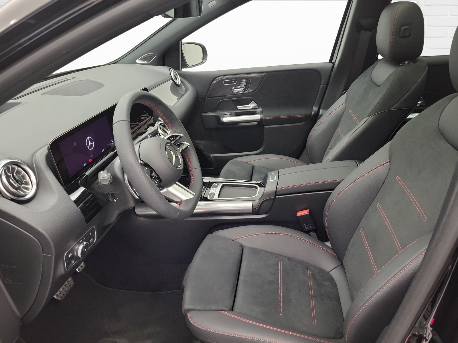 MERCEDES-BENZ B 250 AMG Line 4Matic-image-6