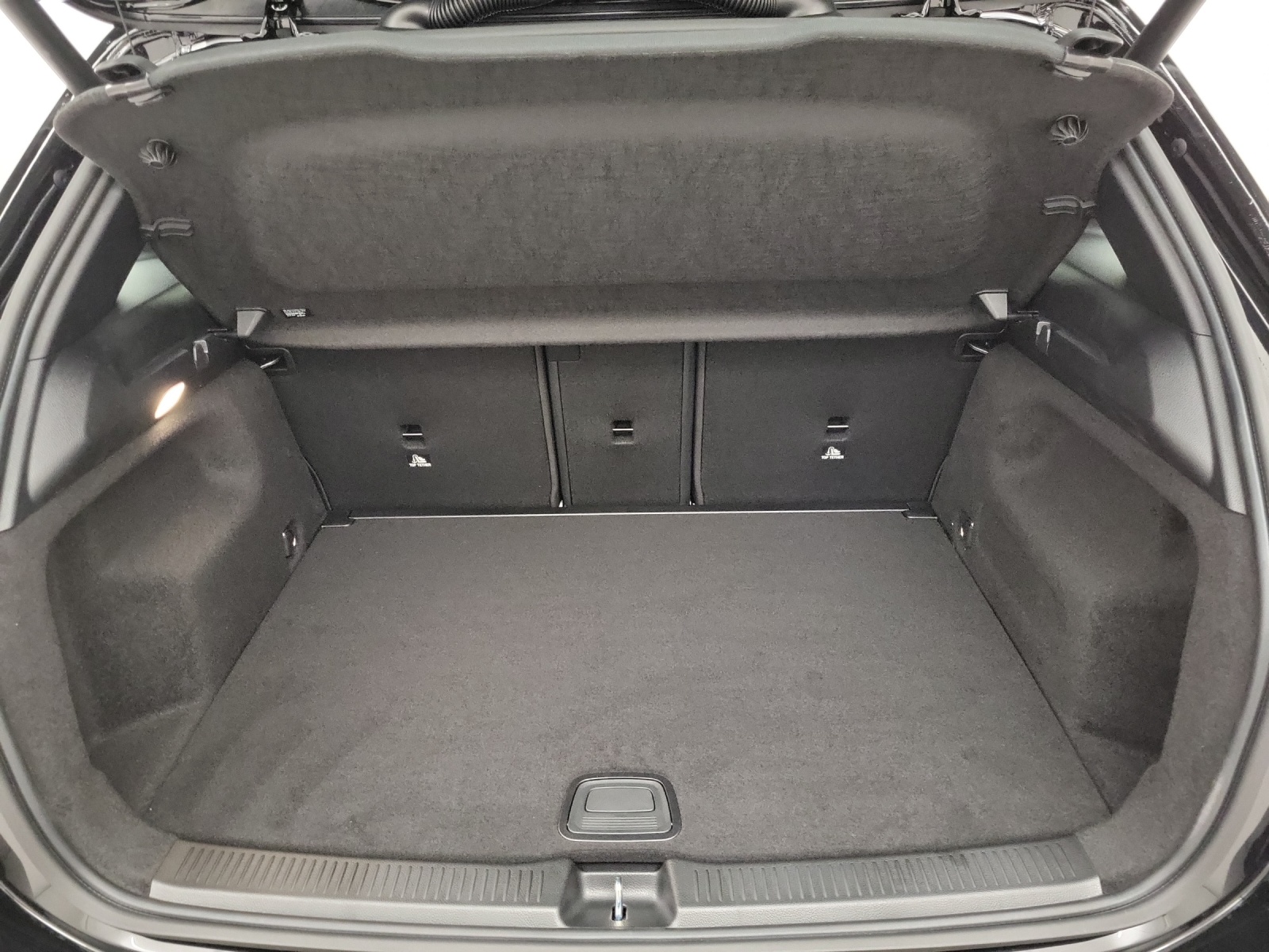 MERCEDES-BENZ B 250 AMG Line 4Matic-image-10