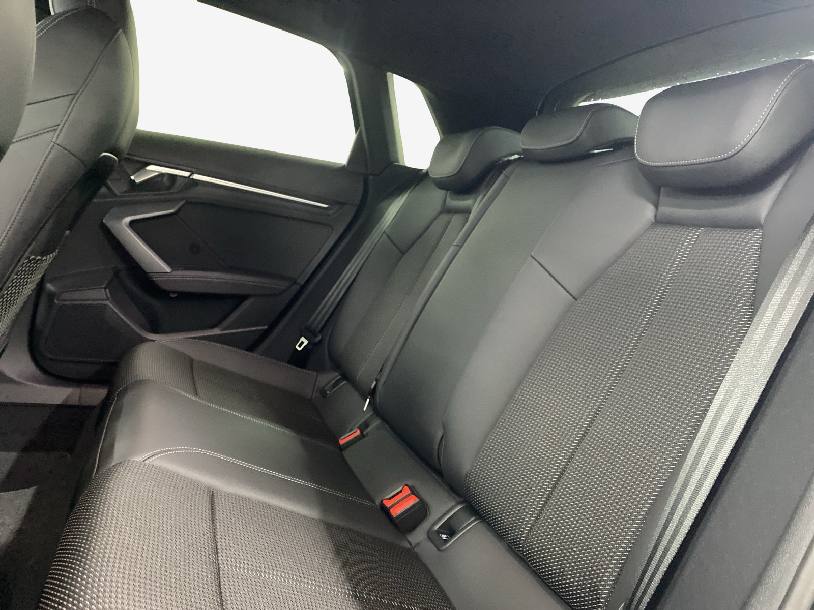 AUDI A3 allstreet 35 TFSI Attraction S-tronic-image-11