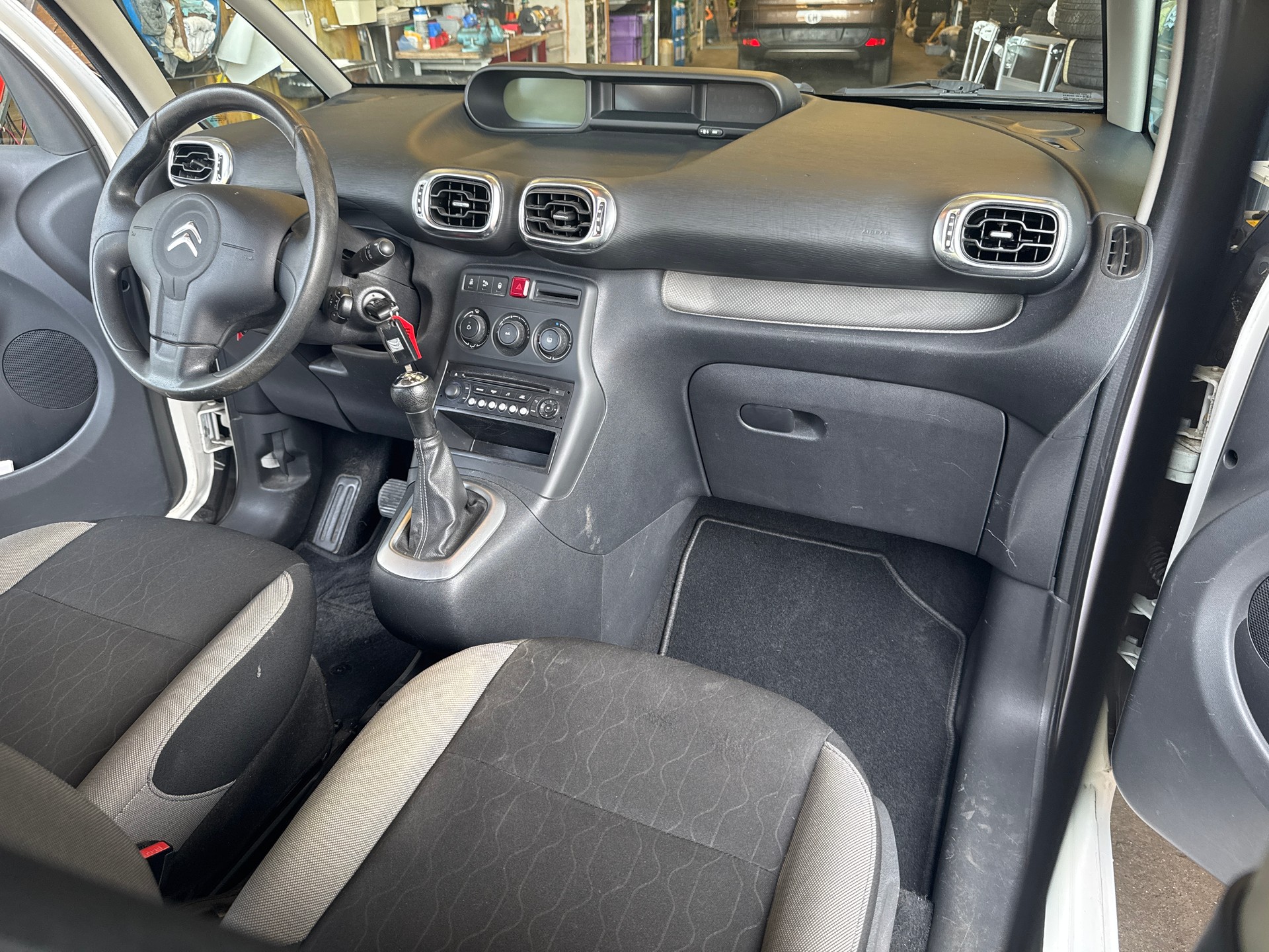 CITROEN C3 Picasso 1.6i 16V Séduction-image-11