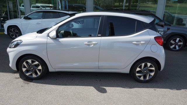 HYUNDAI i10 1.2 Amplia Aut.-image-2