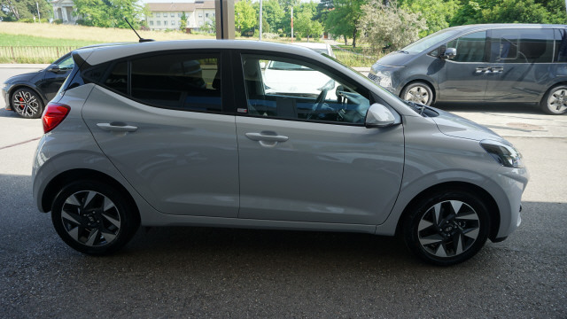 HYUNDAI i10 1.2 Amplia Aut.-image-3
