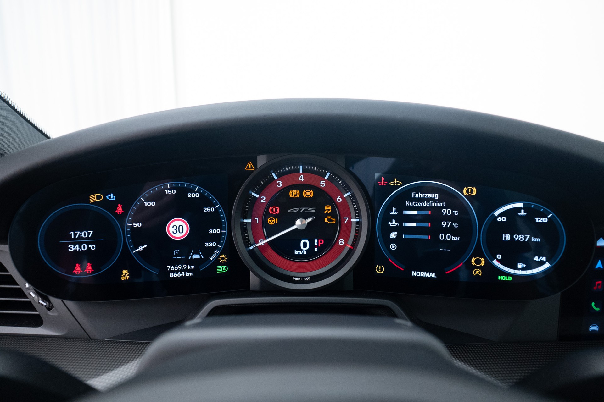 PORSCHE 911 Carrera GTS-image-11