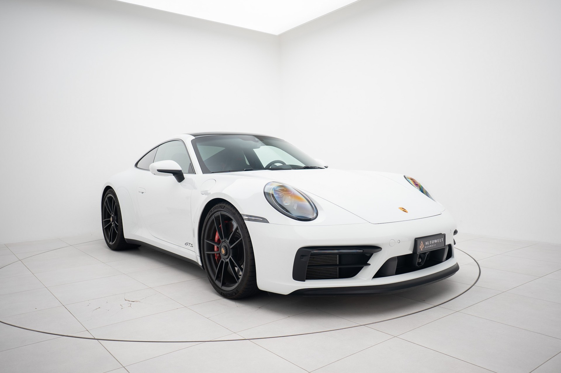 PORSCHE 911 Carrera GTS-image-0