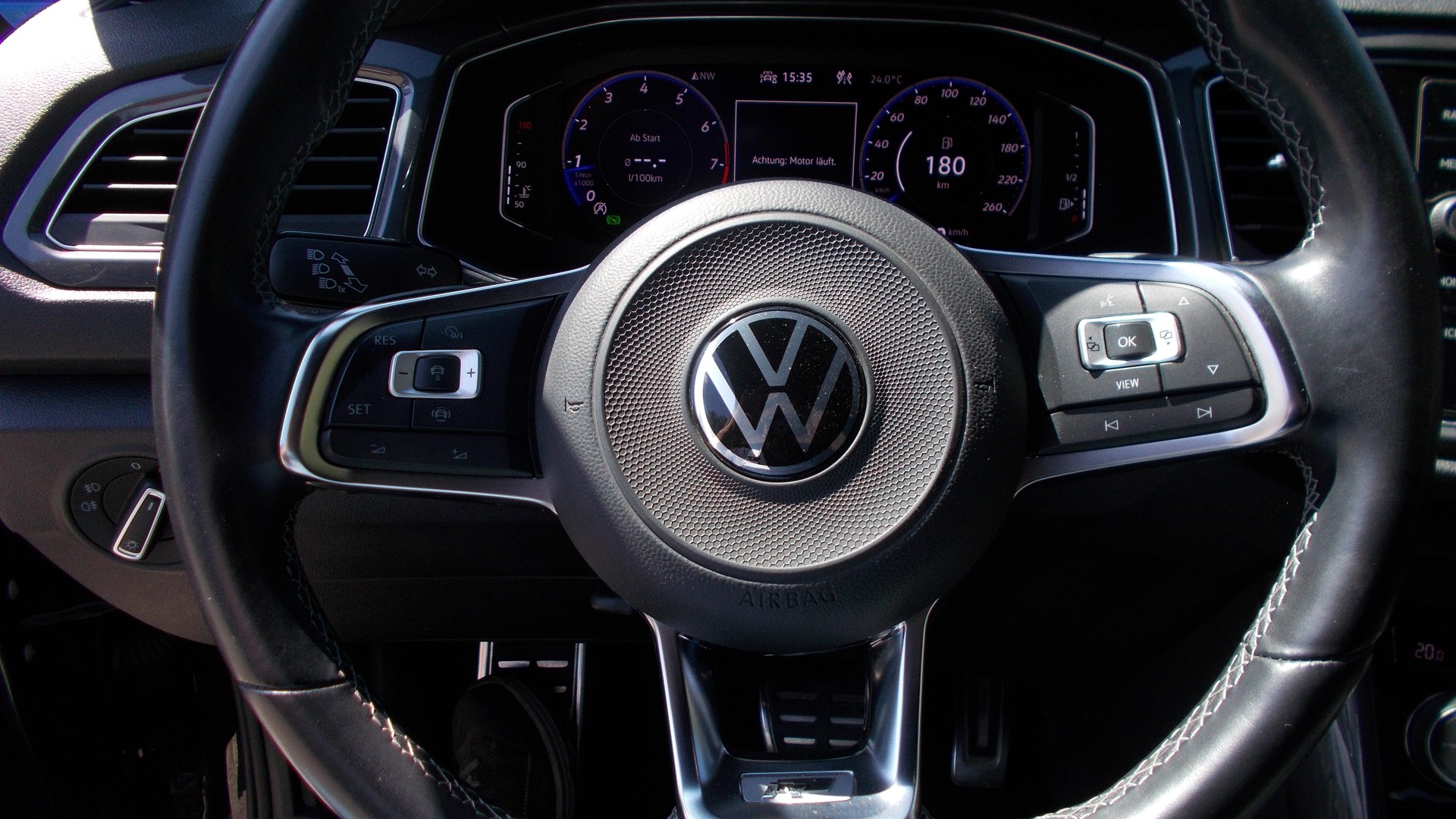 VW T-Roc 2.0 TSI Sport Selection DSG 4Motion-image-12