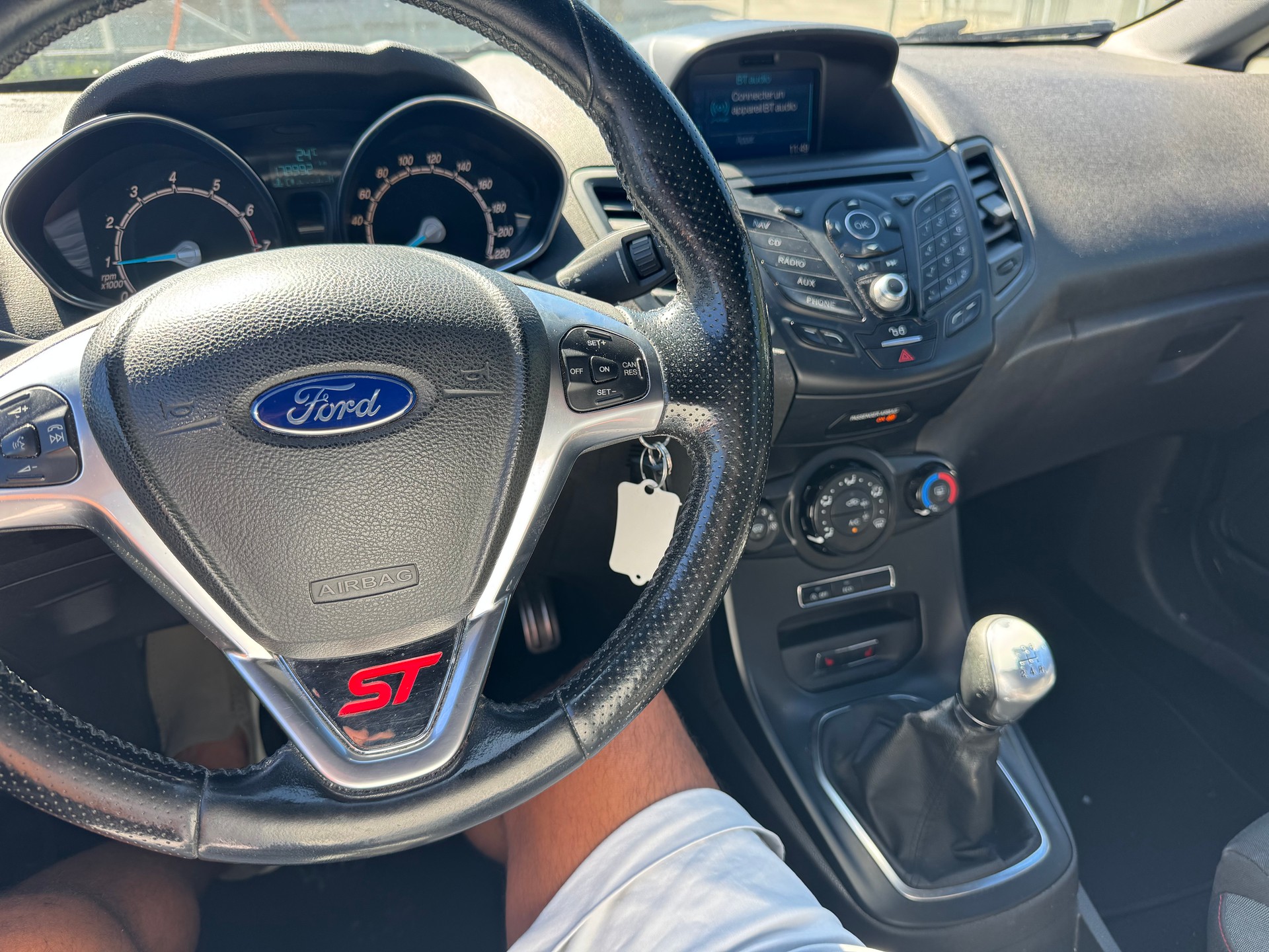 FORD Fiesta 1.0 SCTi ST Line-image-13