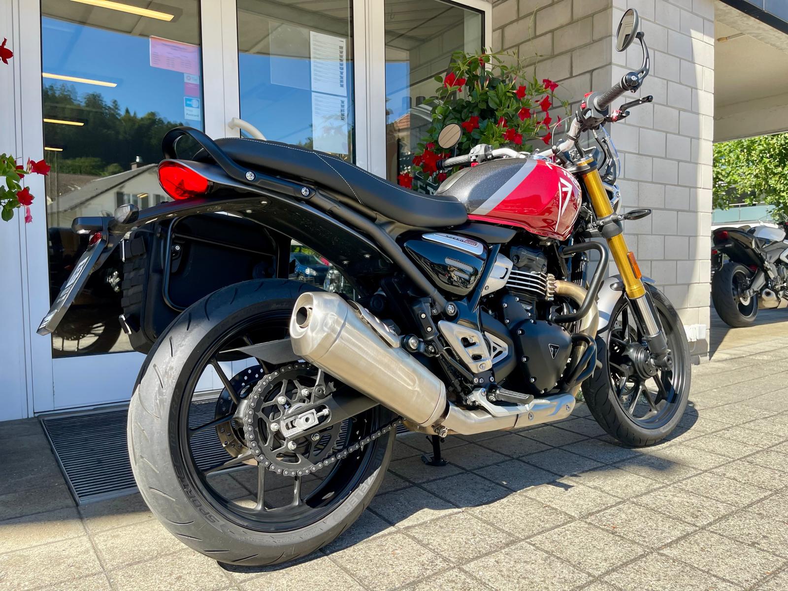 TRIUMPH Speed 400-showroom-element-2