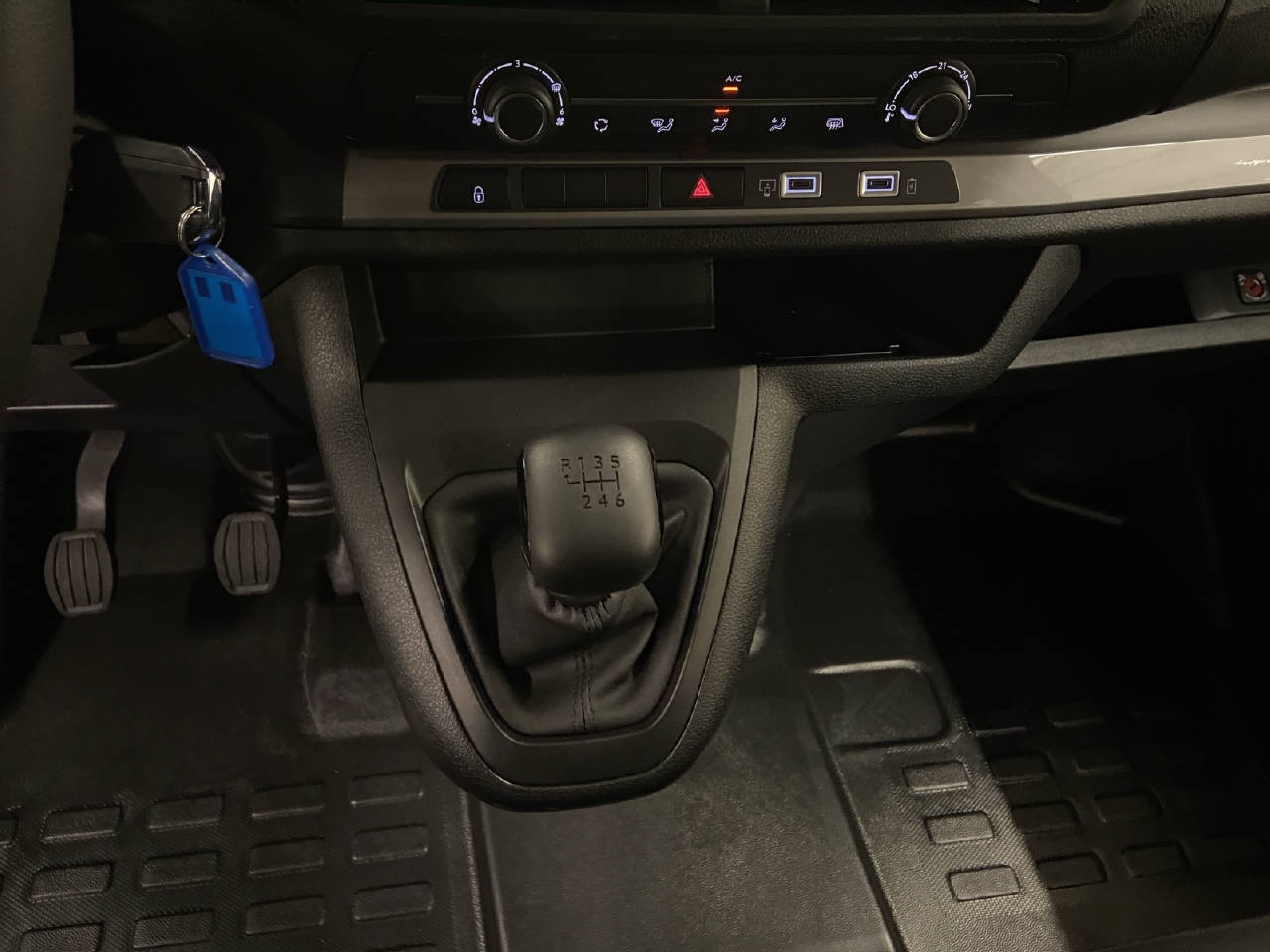 PEUGEOT Expert DKaw. Standard vert.va.-image-8