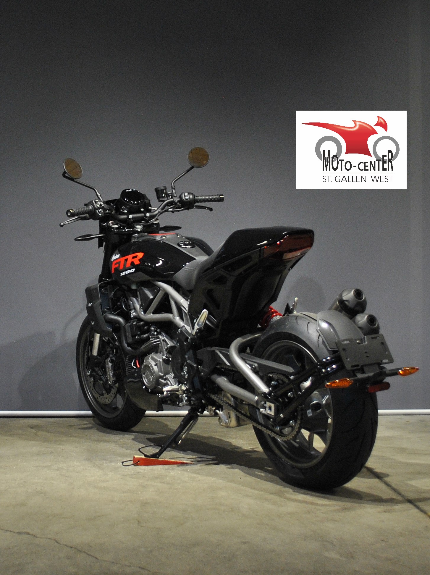 INDIAN FTR Sport-showroom-element-3