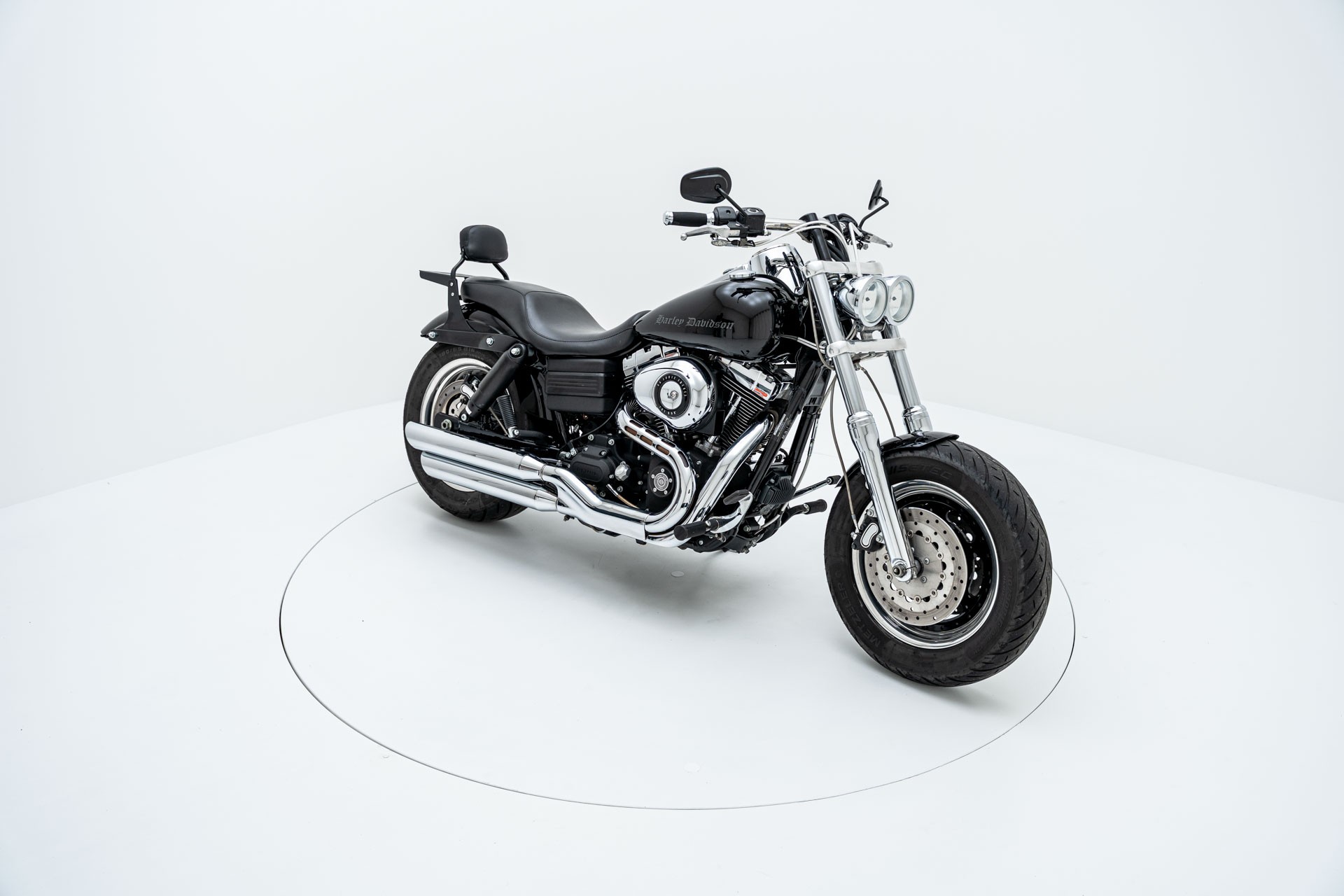 HARLEY-DAVIDSON FXDF Dyna Fat Bob-showroom-element-1