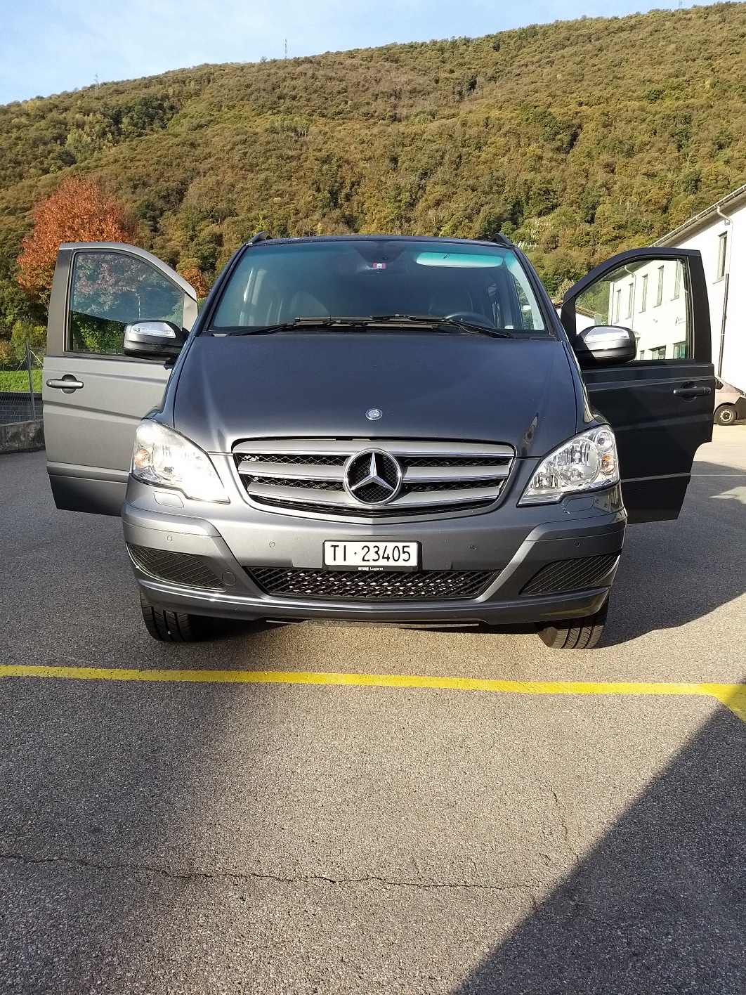 MERCEDES-BENZ VIANO-image-1