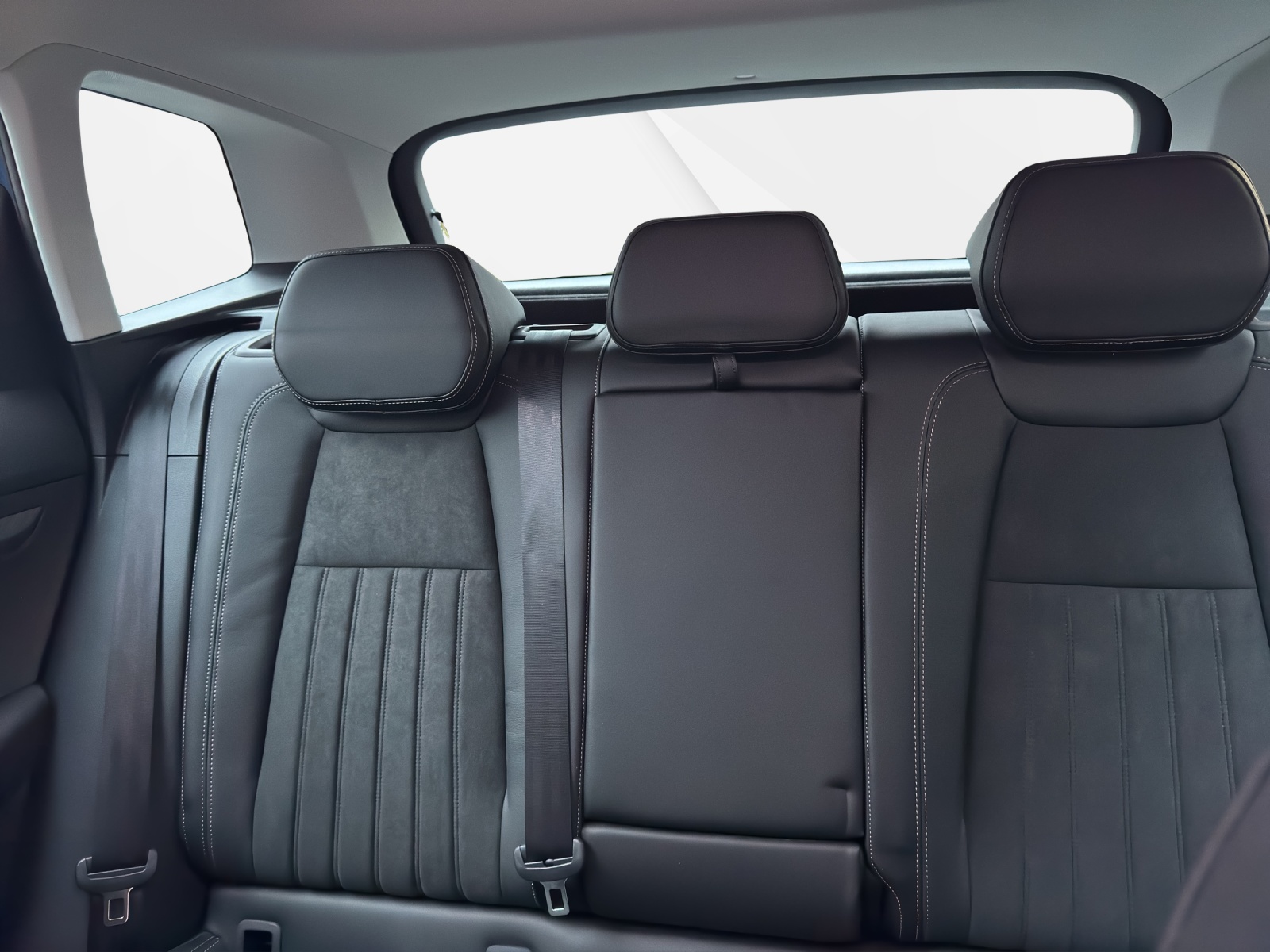 SKODA Karoq 1.5 TSI Selection DSG-image-12