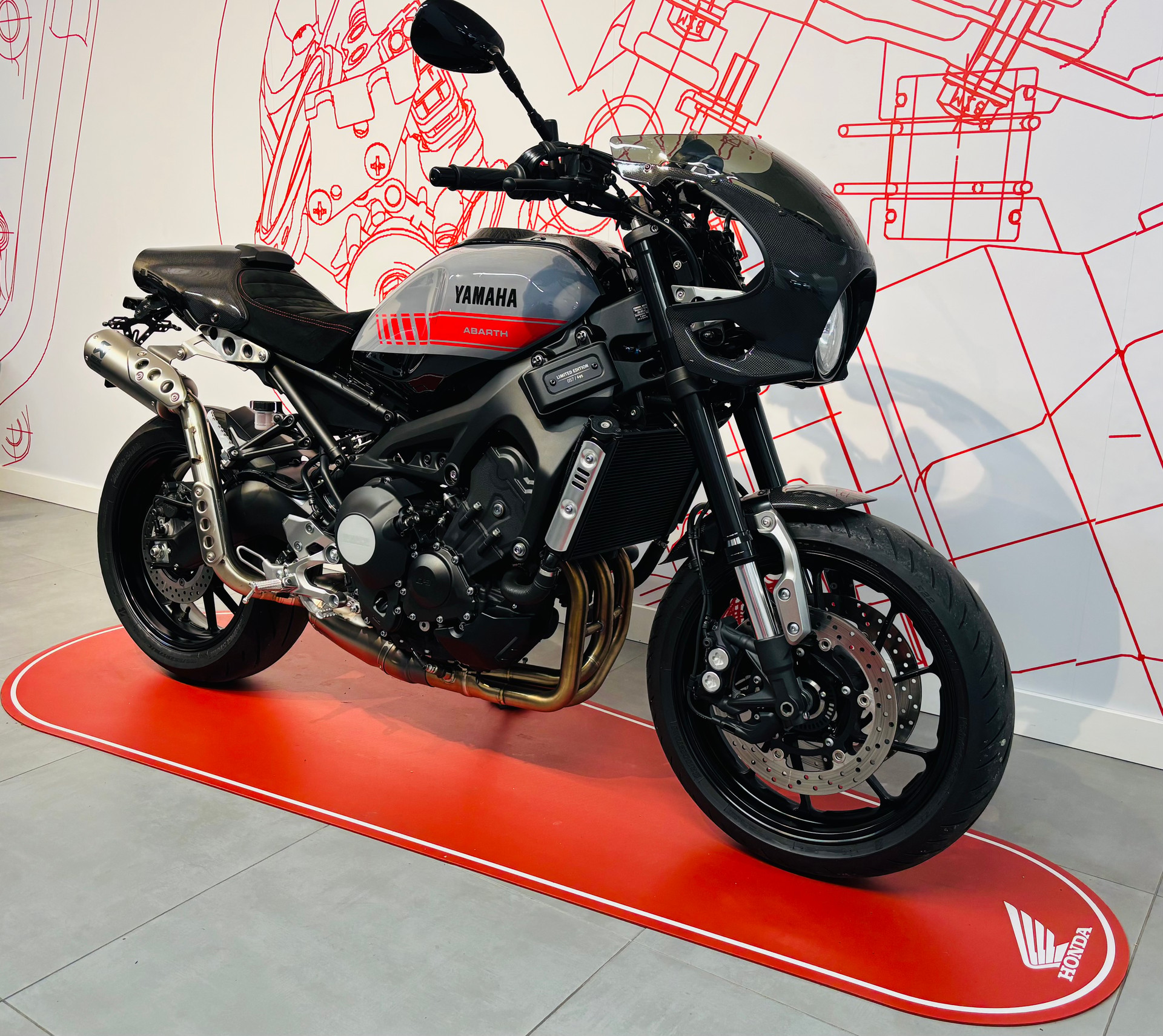 YAMAHA XSR 900 Abarth-showroom-element-2