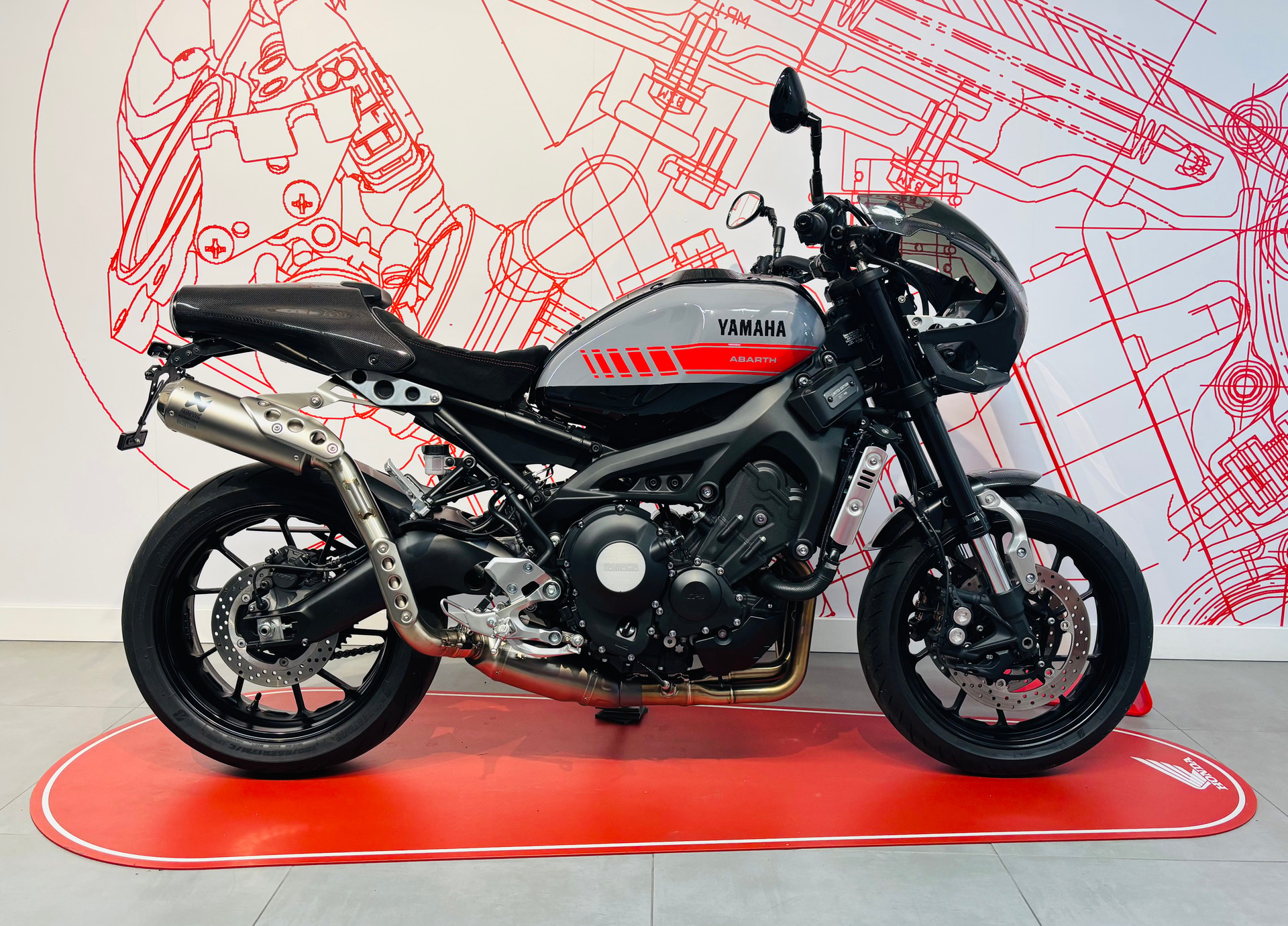 YAMAHA XSR 900 Abarth