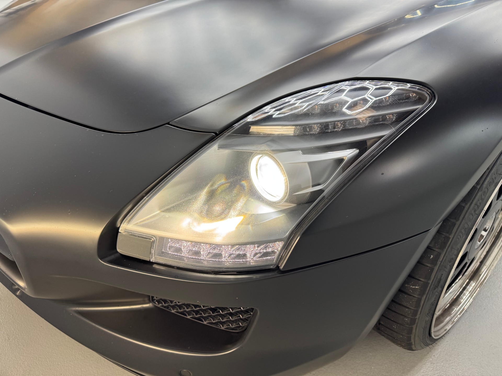 MERCEDES-BENZ SLS 63 AMG Speedshift-image-10