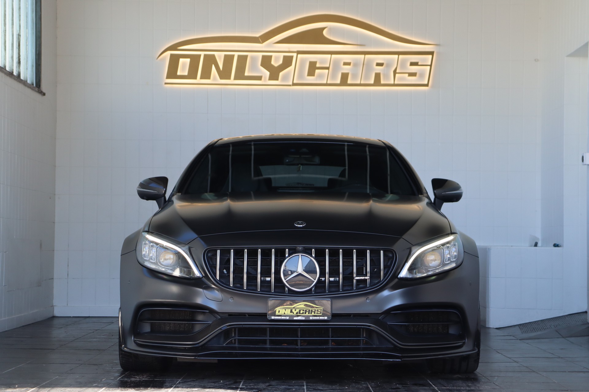 MERCEDES-BENZ C 63 S AMG 9G-TRONIC ** AERODYNAMIK-PAKET ** CABRON INTERIOR & EXTERIOR ** BURMESTER ** CH-FAHRZEUG **-image-1