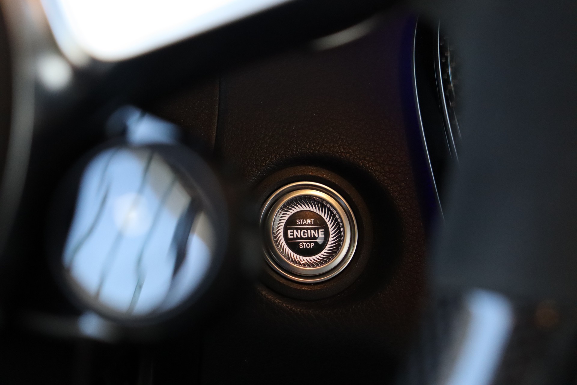 MERCEDES-BENZ C 63 S AMG 9G-TRONIC ** AERODYNAMIK-PAKET ** CABRON INTERIOR & EXTERIOR ** BURMESTER ** CH-FAHRZEUG **-image-31
