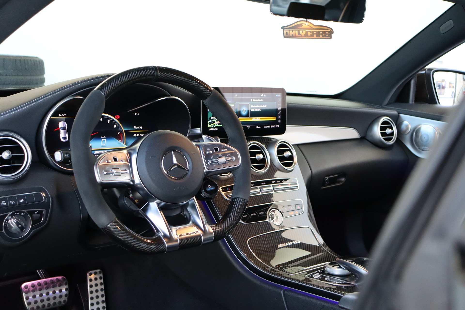 MERCEDES-BENZ C 63 S AMG 9G-TRONIC ** AERODYNAMIK-PAKET ** CABRON INTERIOR & EXTERIOR ** BURMESTER ** CH-FAHRZEUG **-image-14